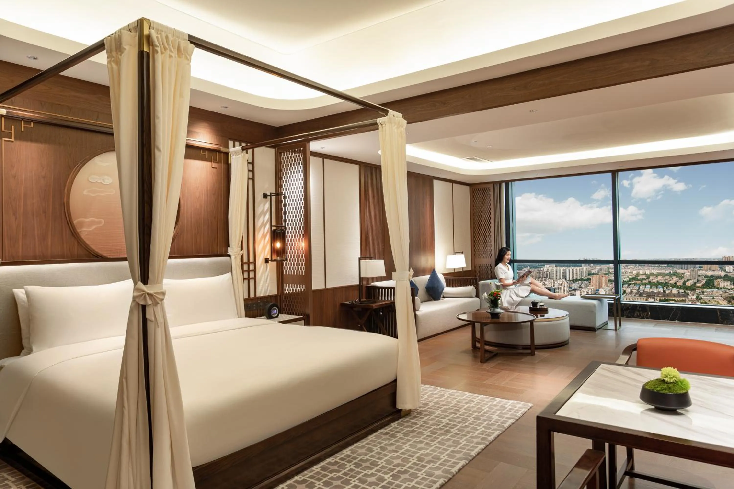 Photo of the whole room, Bed in CYNN XANADU Hotel Chengdu