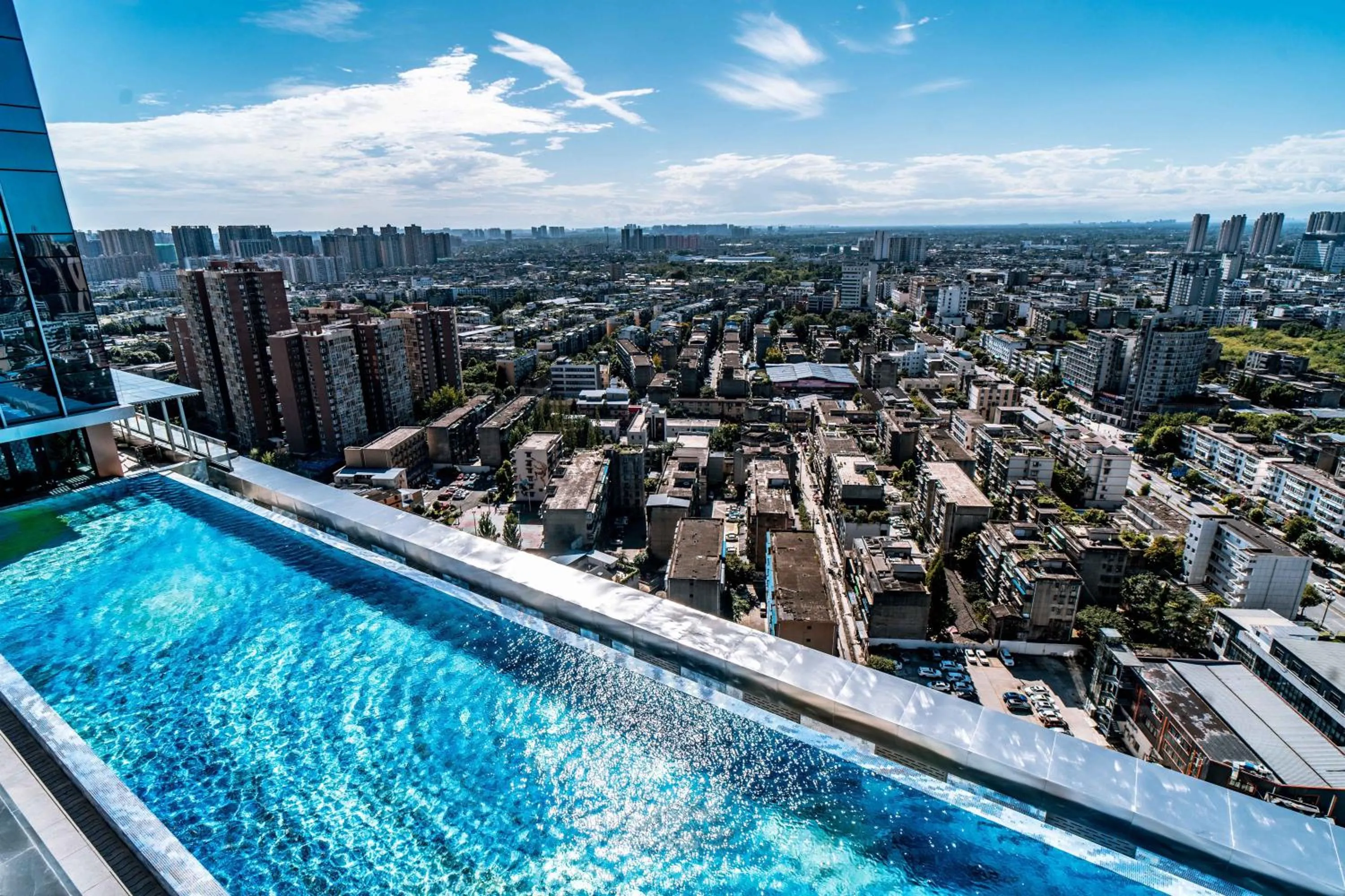 Swimming pool in CYNN XANADU Hotel Chengdu