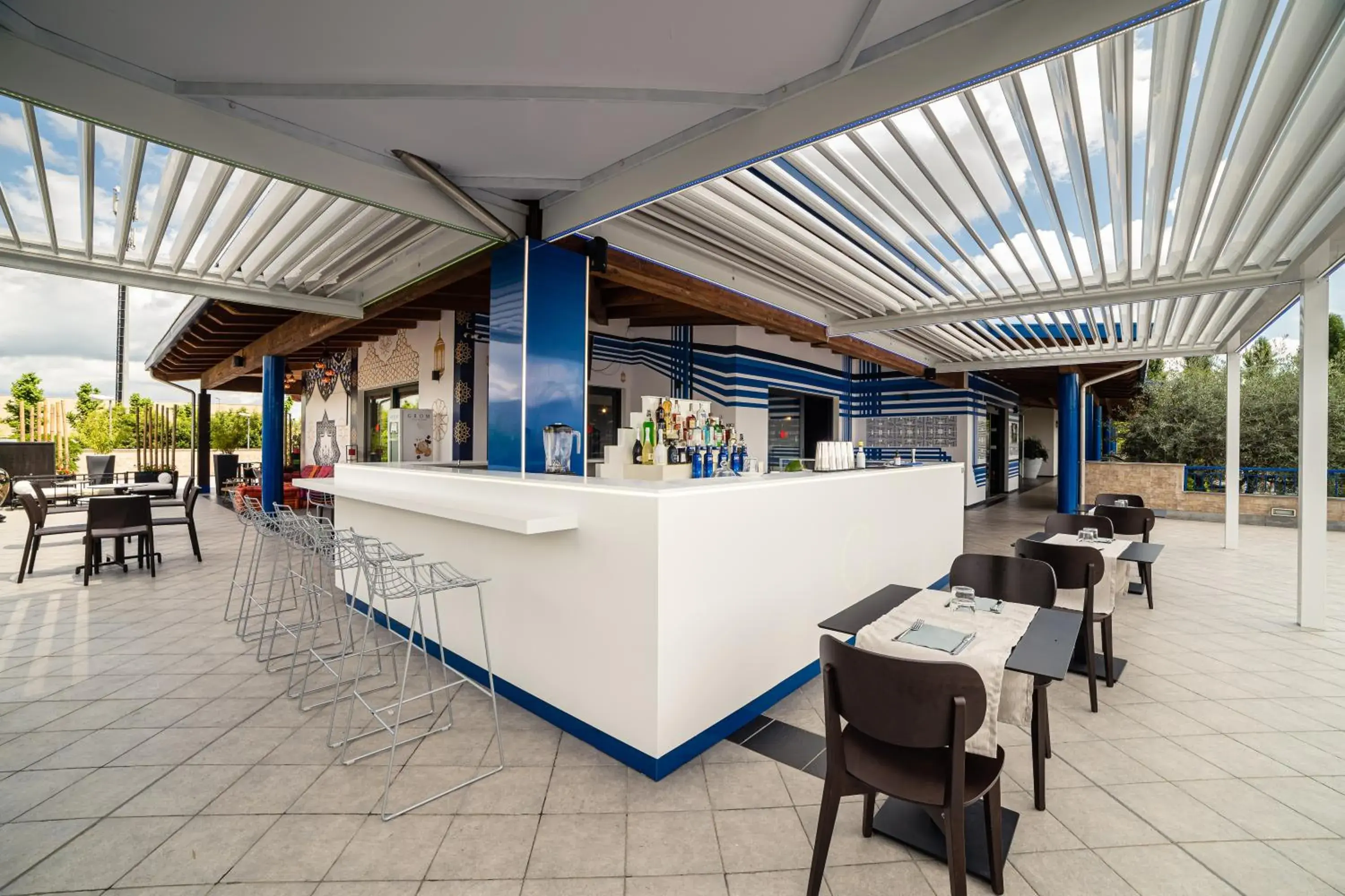 Lounge or bar in Hotel Gallia Lounge or bar in Hotel Gallia