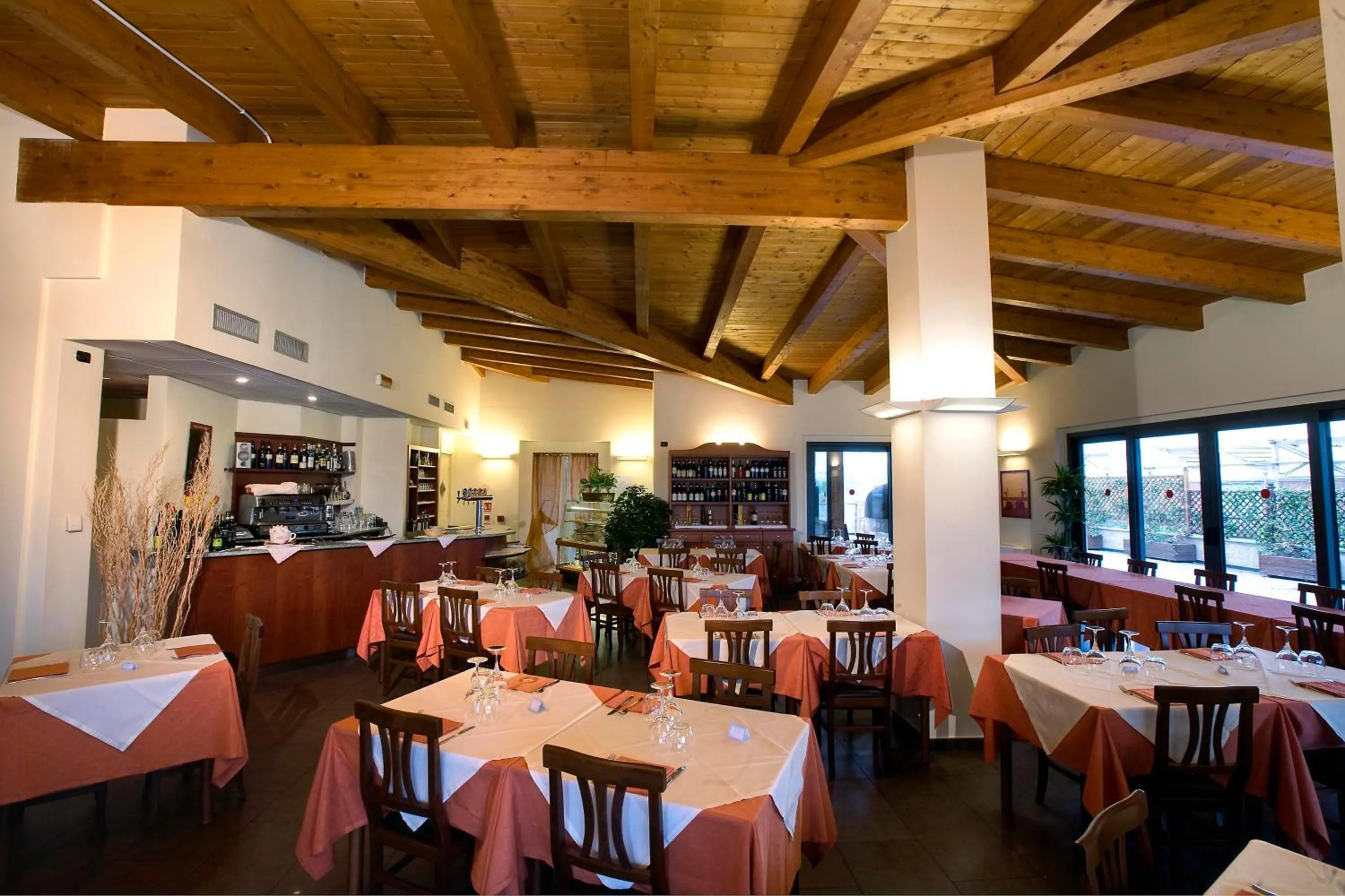 Restaurant/places to eat in Hotel Gallia