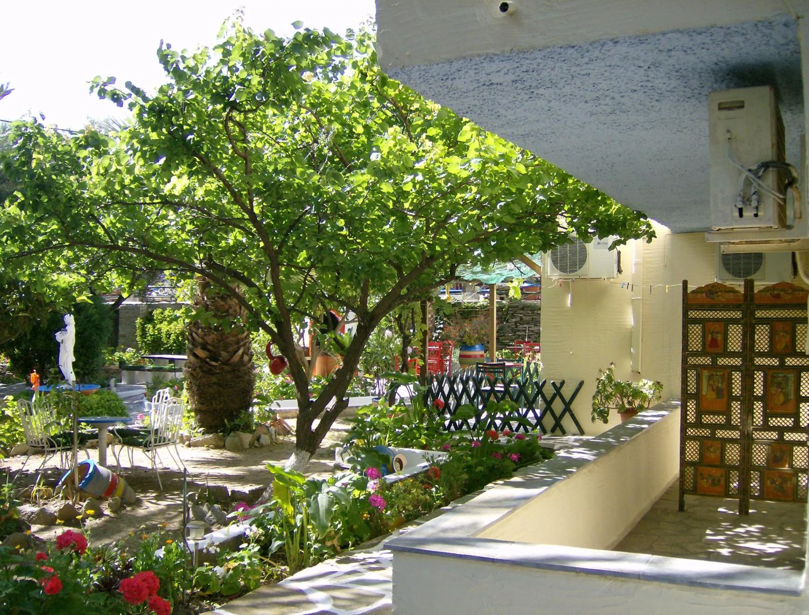 Property building in Villa Rena