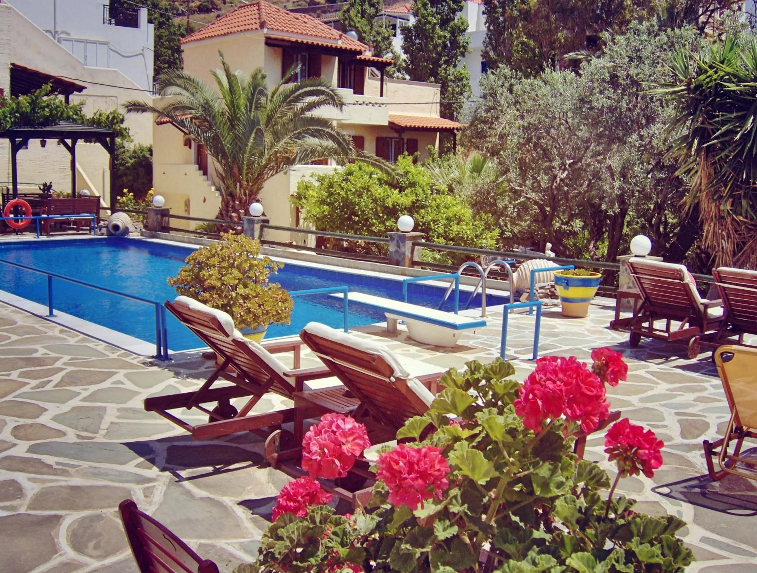 Property building in Villa Rena