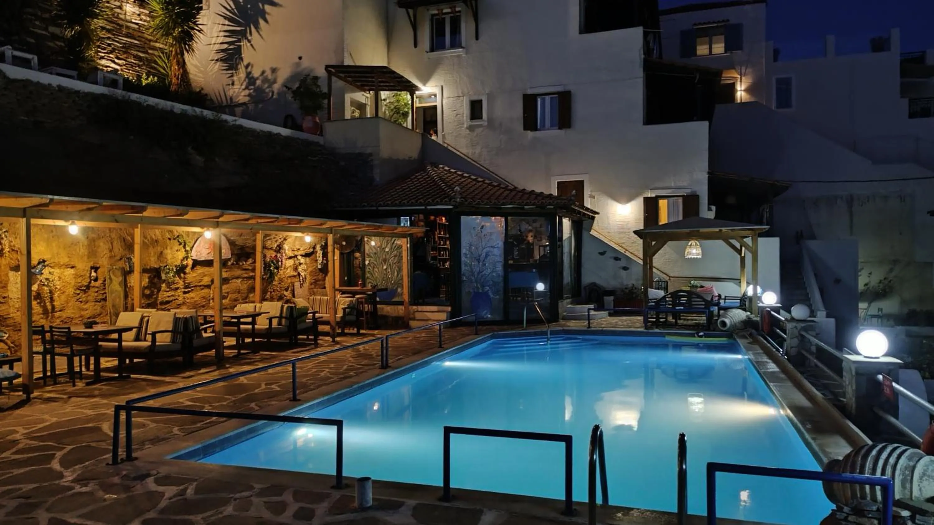 Property building in Villa Rena