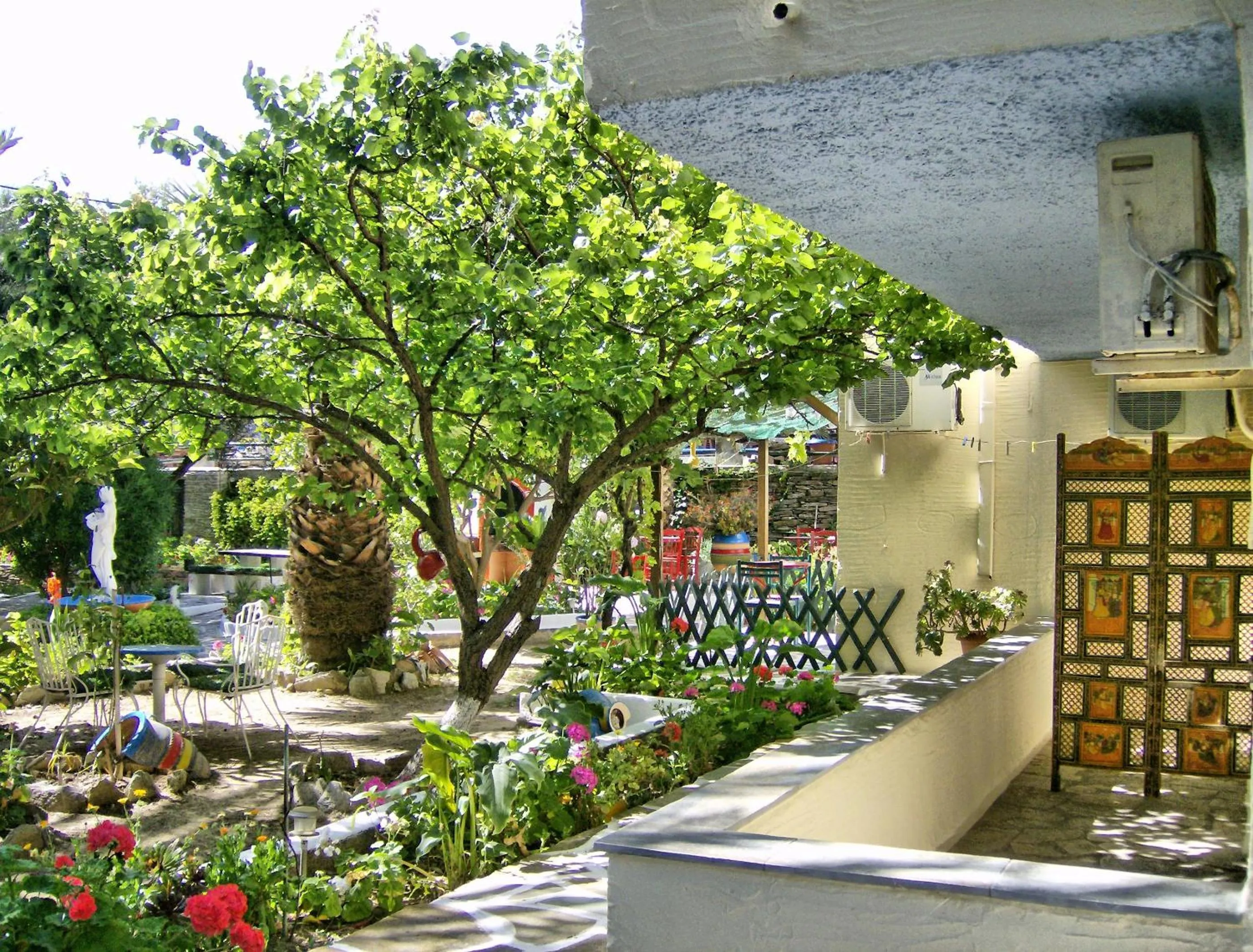 Property building in Villa Rena