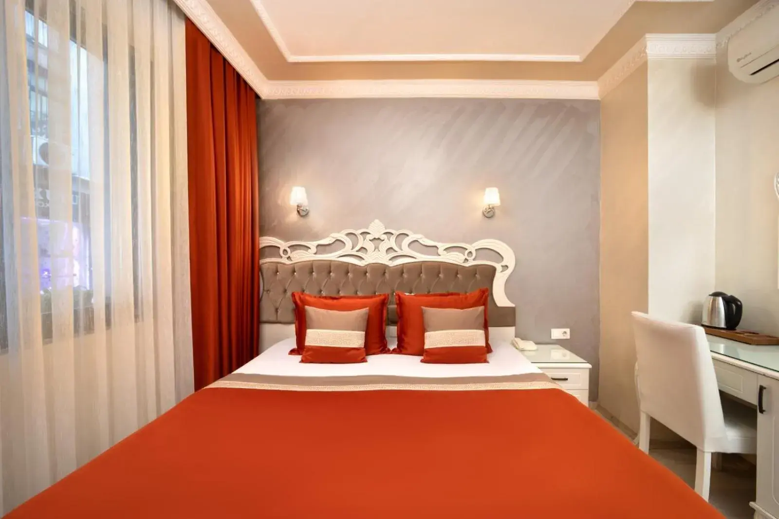 Bed in Deluxe Newport Hotel - Old City Bed in Deluxe Newport Hotel - Old City