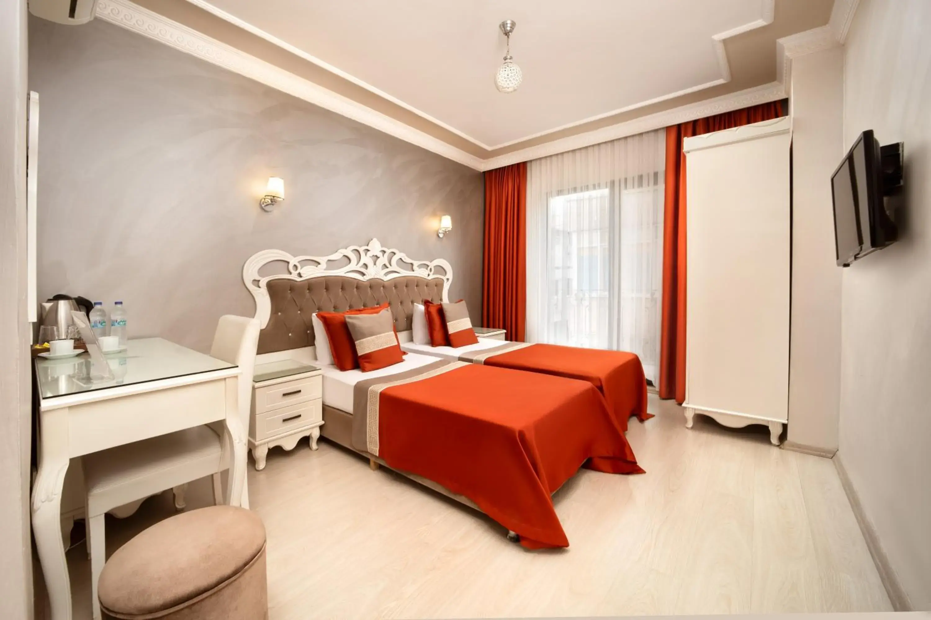 Bed in Deluxe Newport Hotel - Old City Bed in Deluxe Newport Hotel - Old City