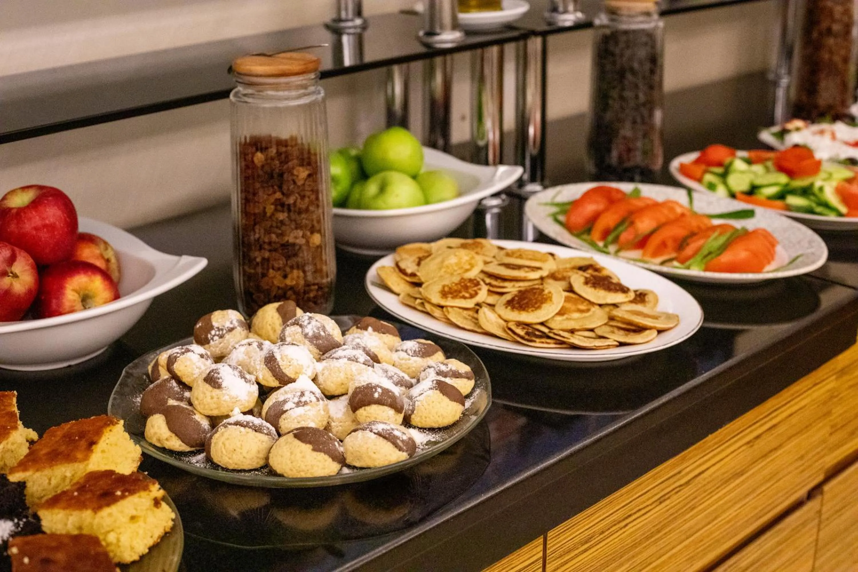 Breakfast in Deluxe Newport Hotel - Old City