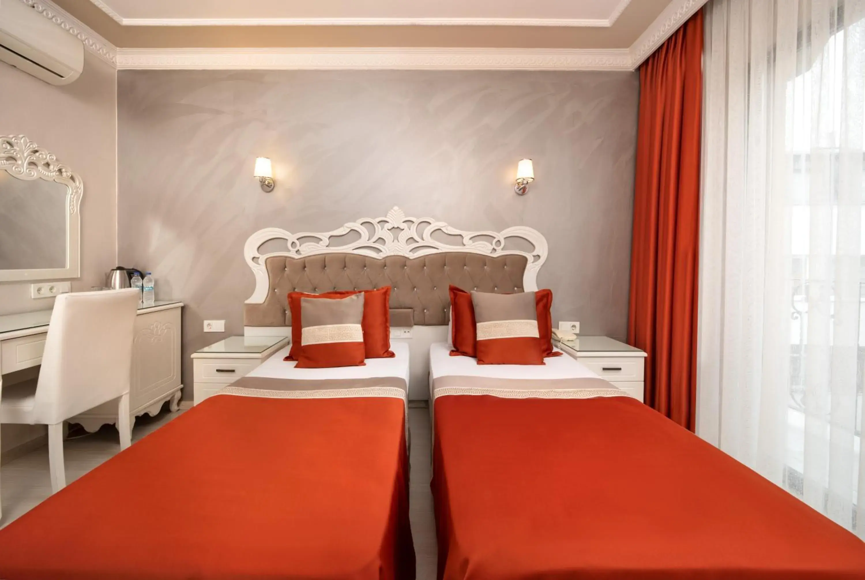 Bed in Deluxe Newport Hotel - Old City Bed in Deluxe Newport Hotel - Old City