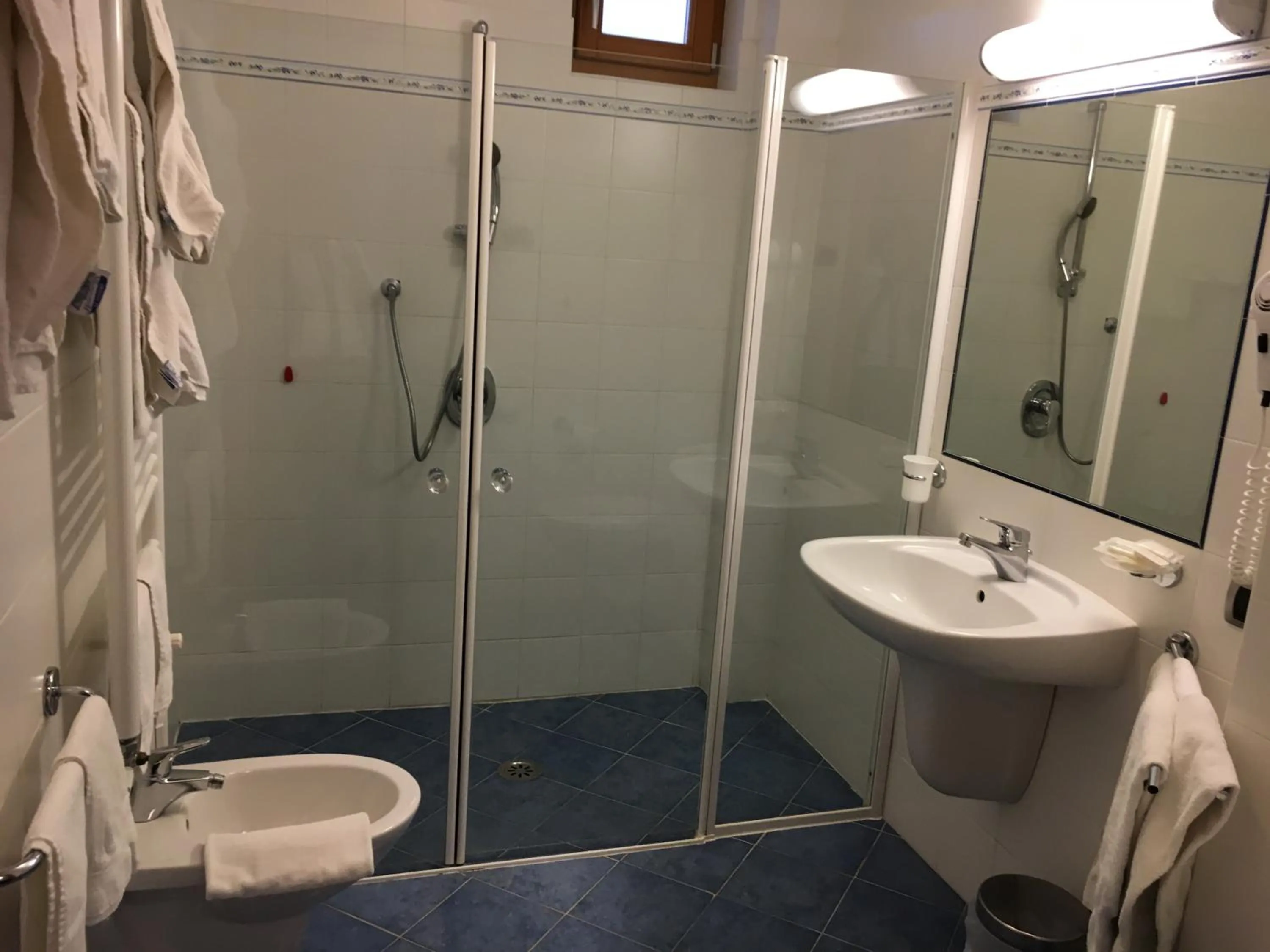 Bathroom in Garni Enrosadira