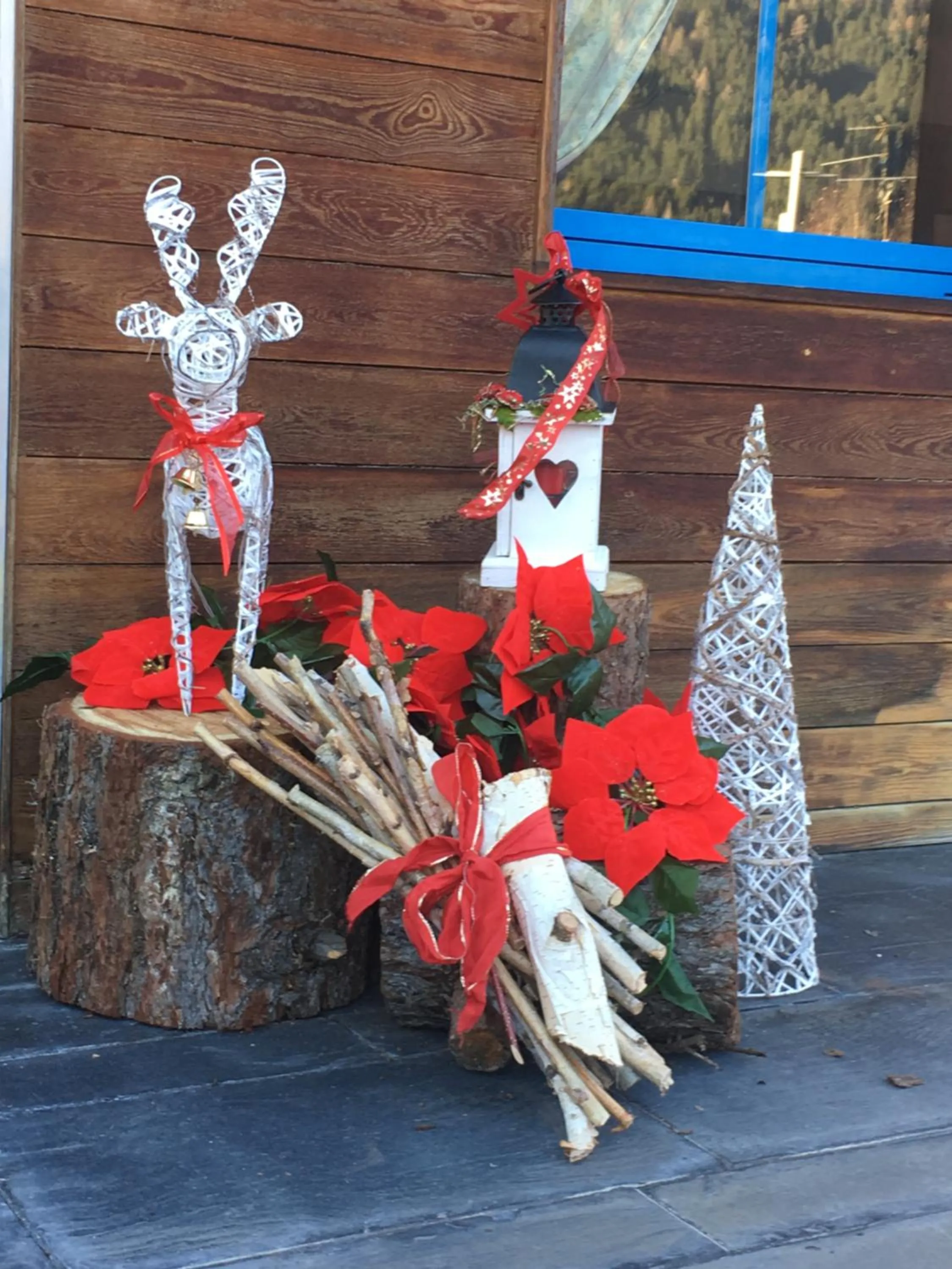 Decorative detail in Garni Enrosadira