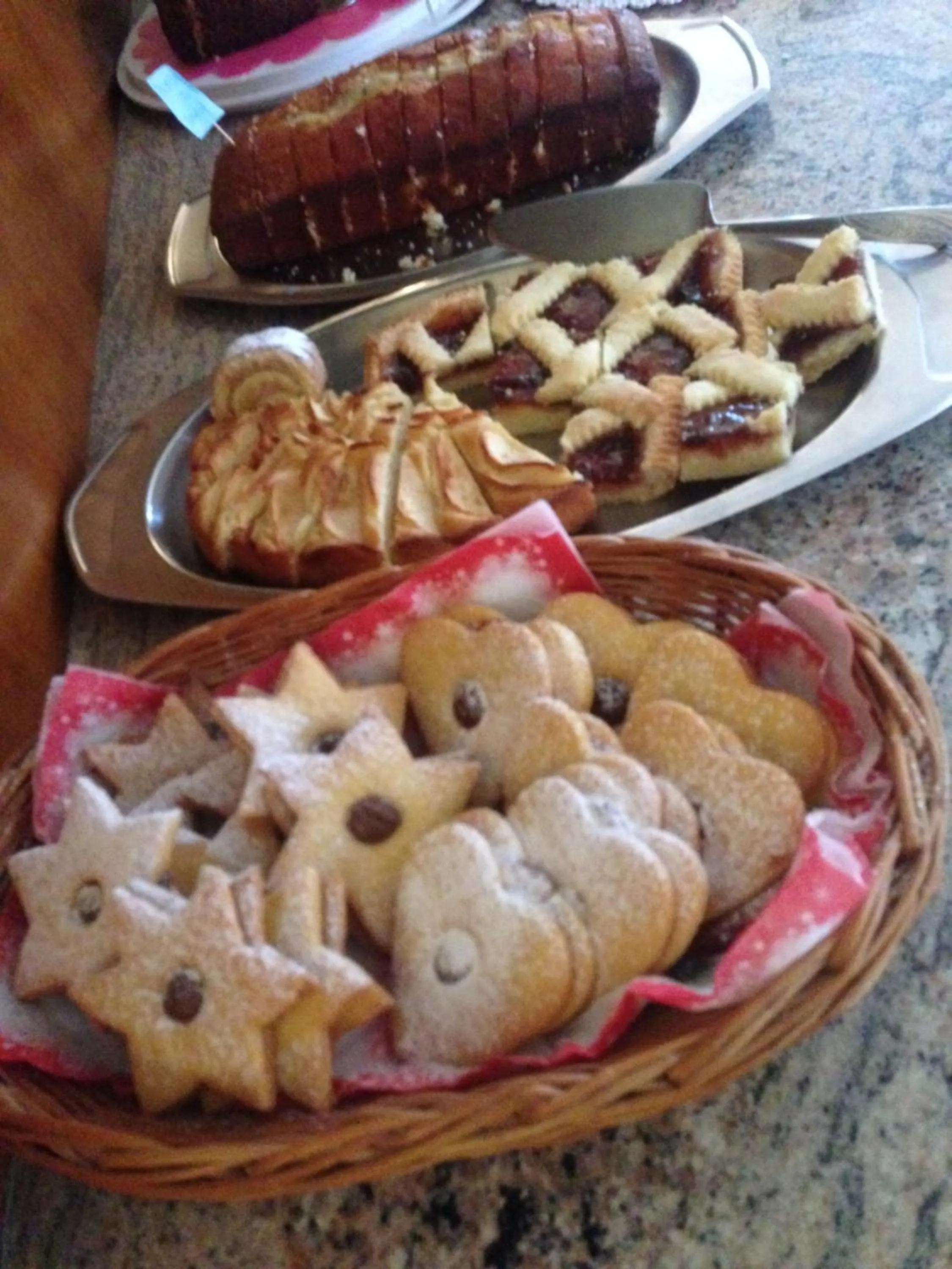 Breakfast in Garni Enrosadira