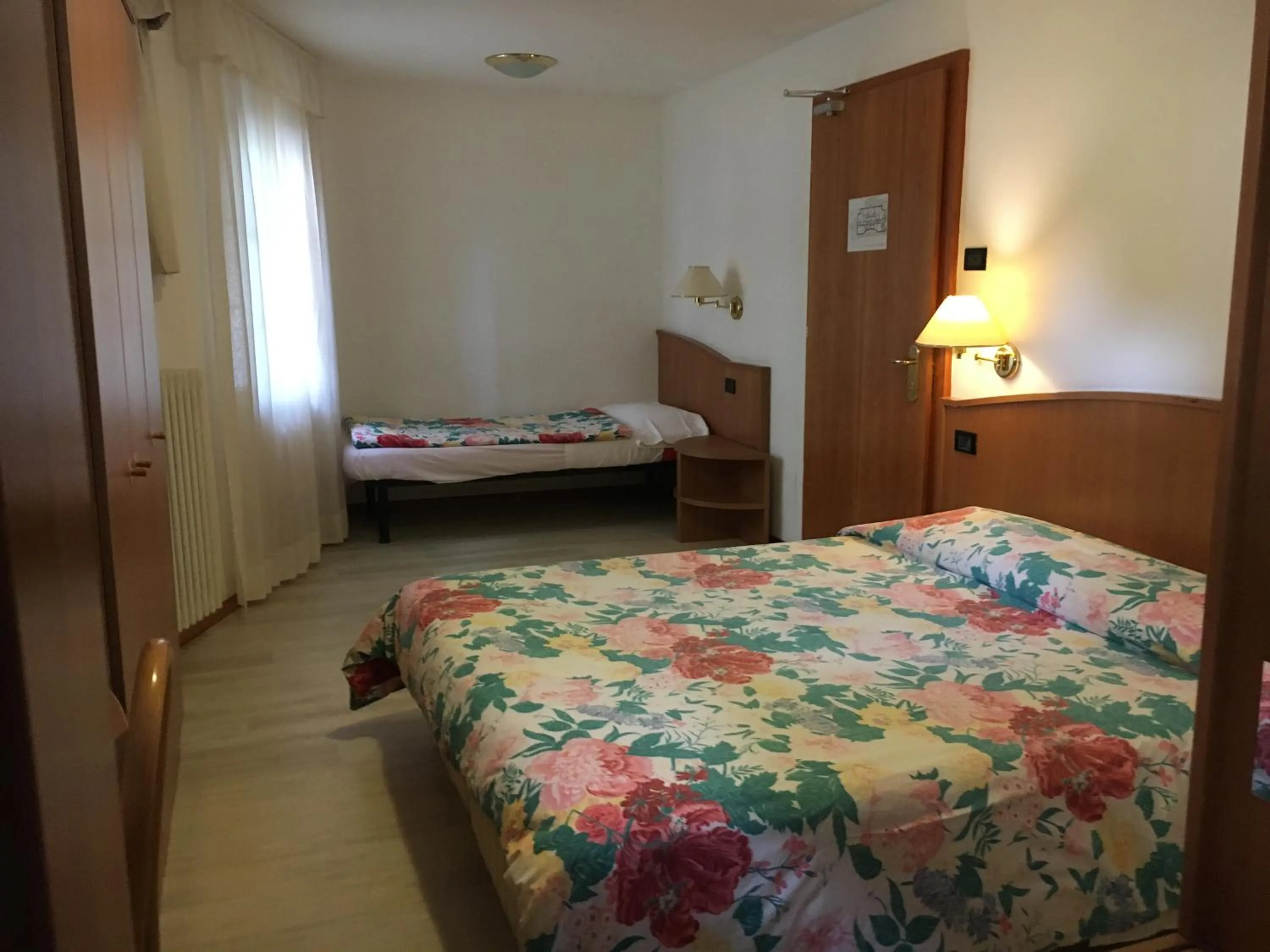 Bedroom, Bed in Garni Enrosadira