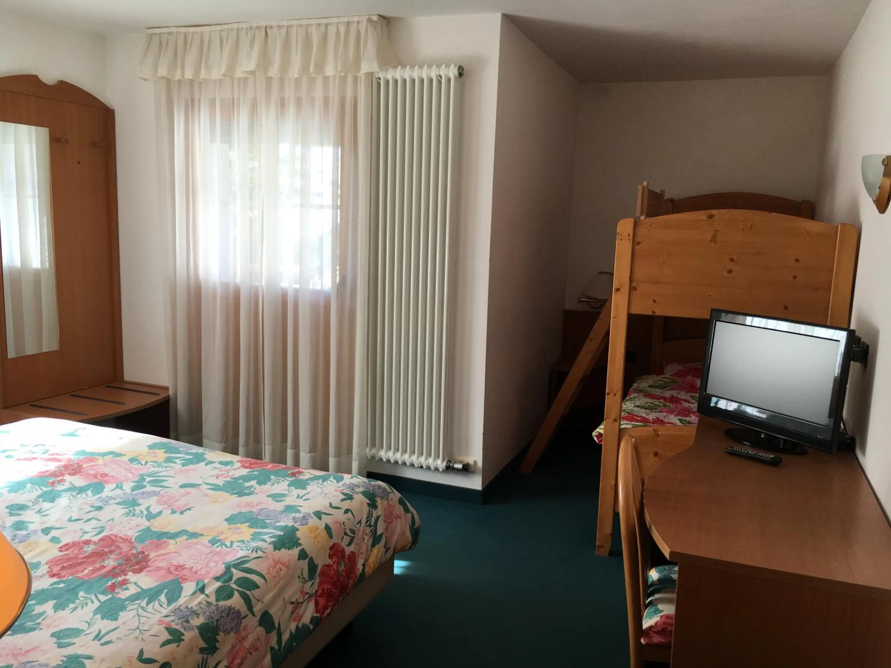 Bed in Garni Enrosadira