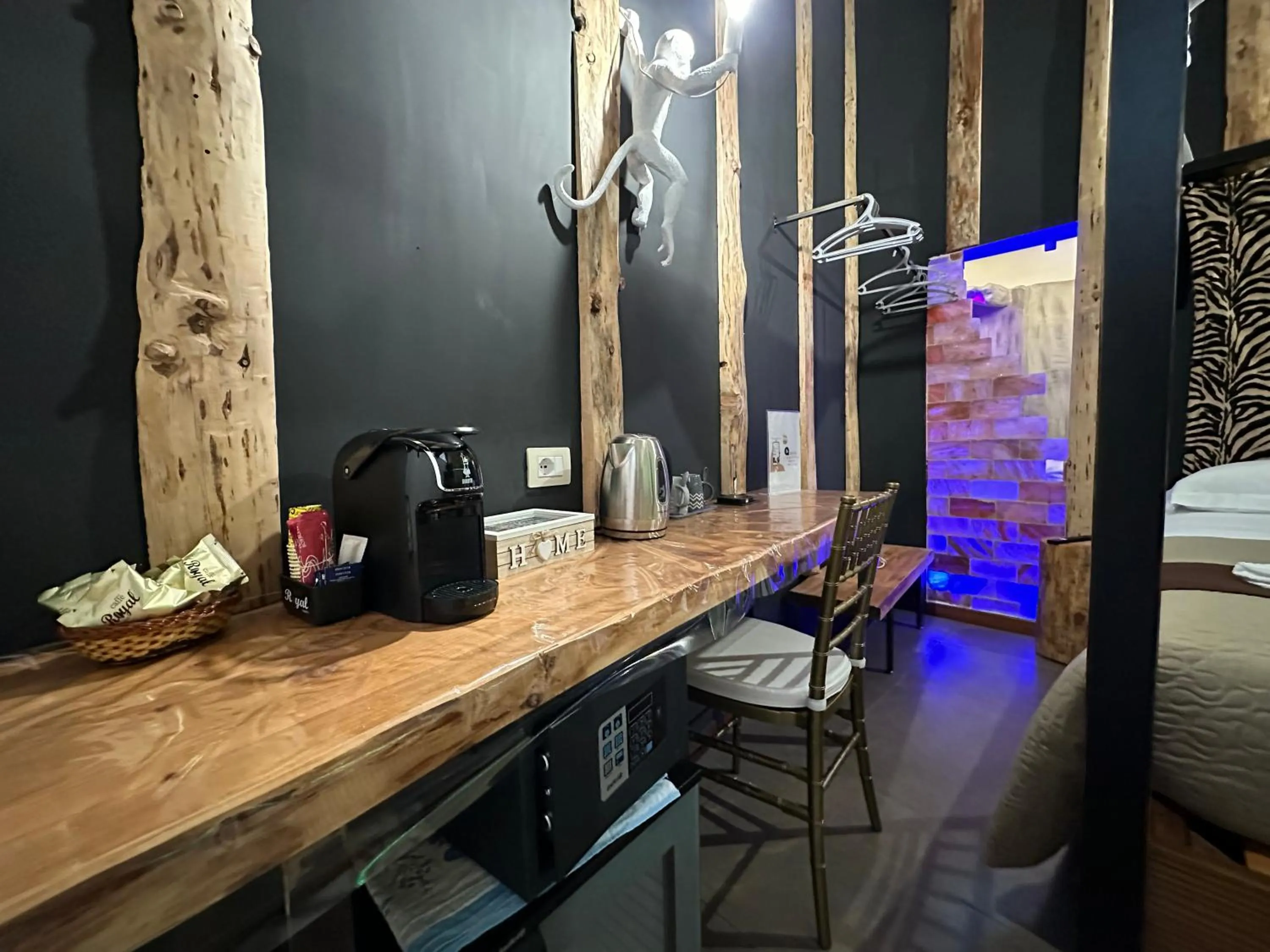 Photo of the whole room in The Bridge Suites