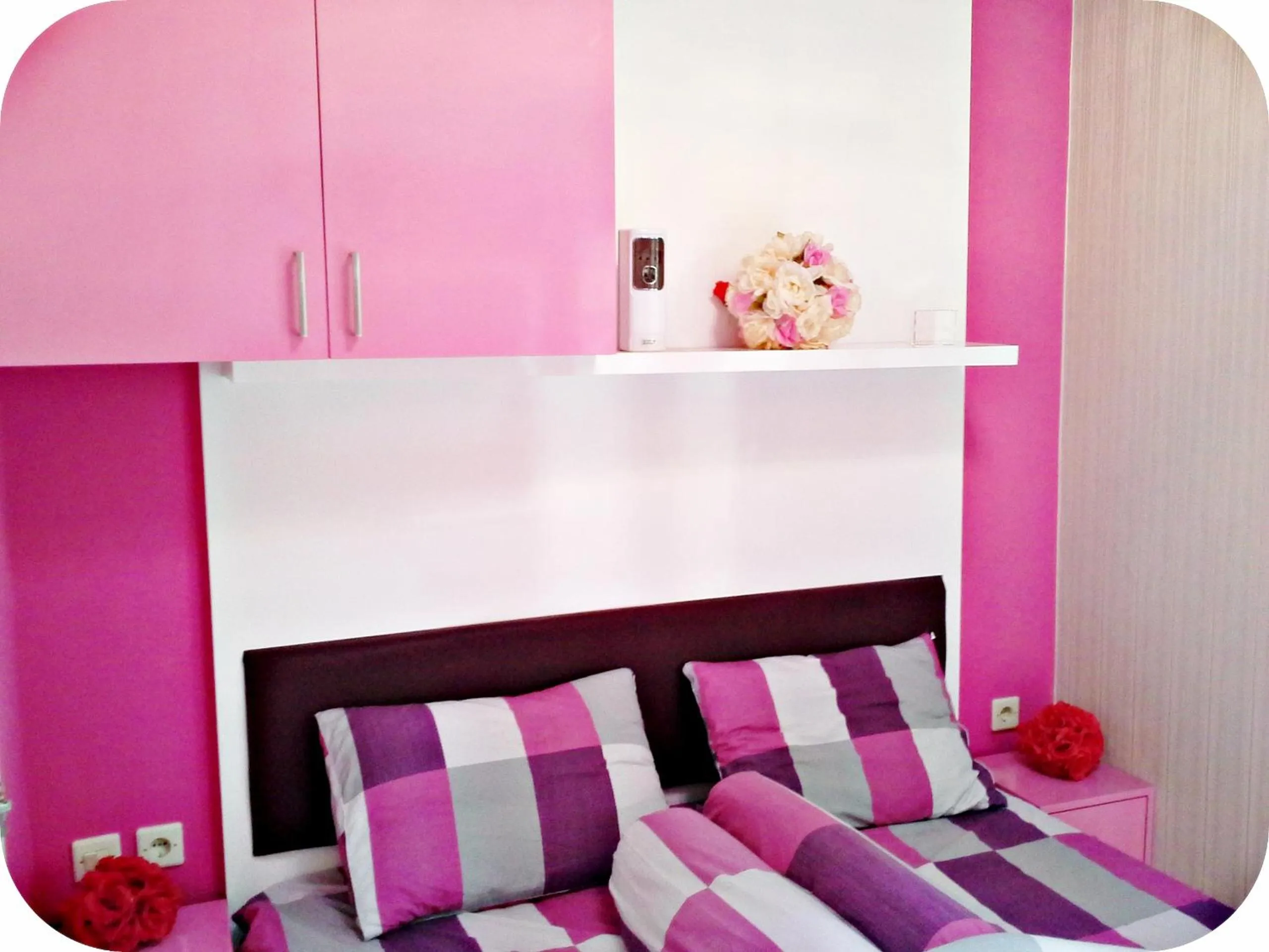 Bedroom, Bed in Kamargue Jakarta