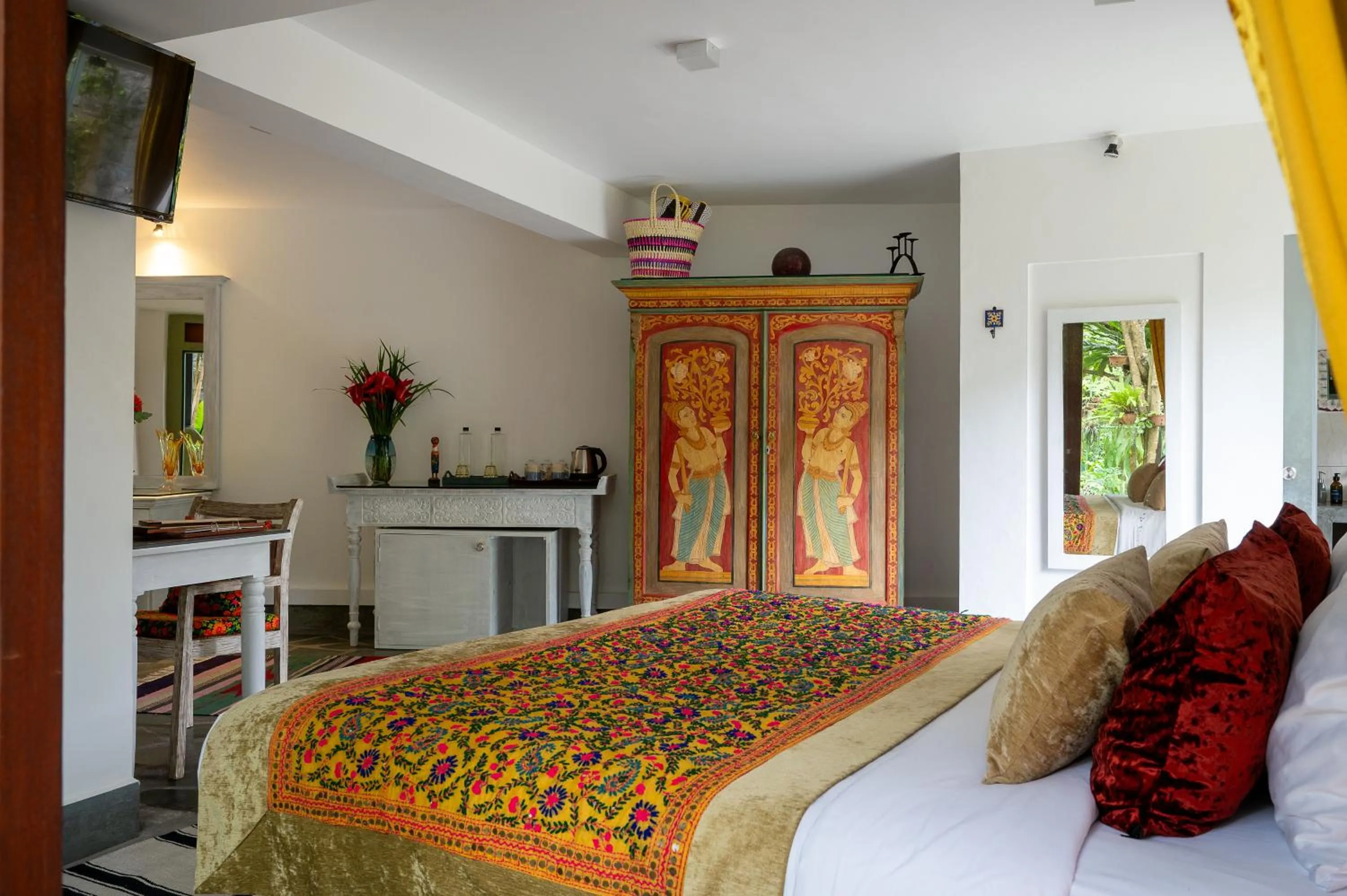 Bed in Aathma Colombo House