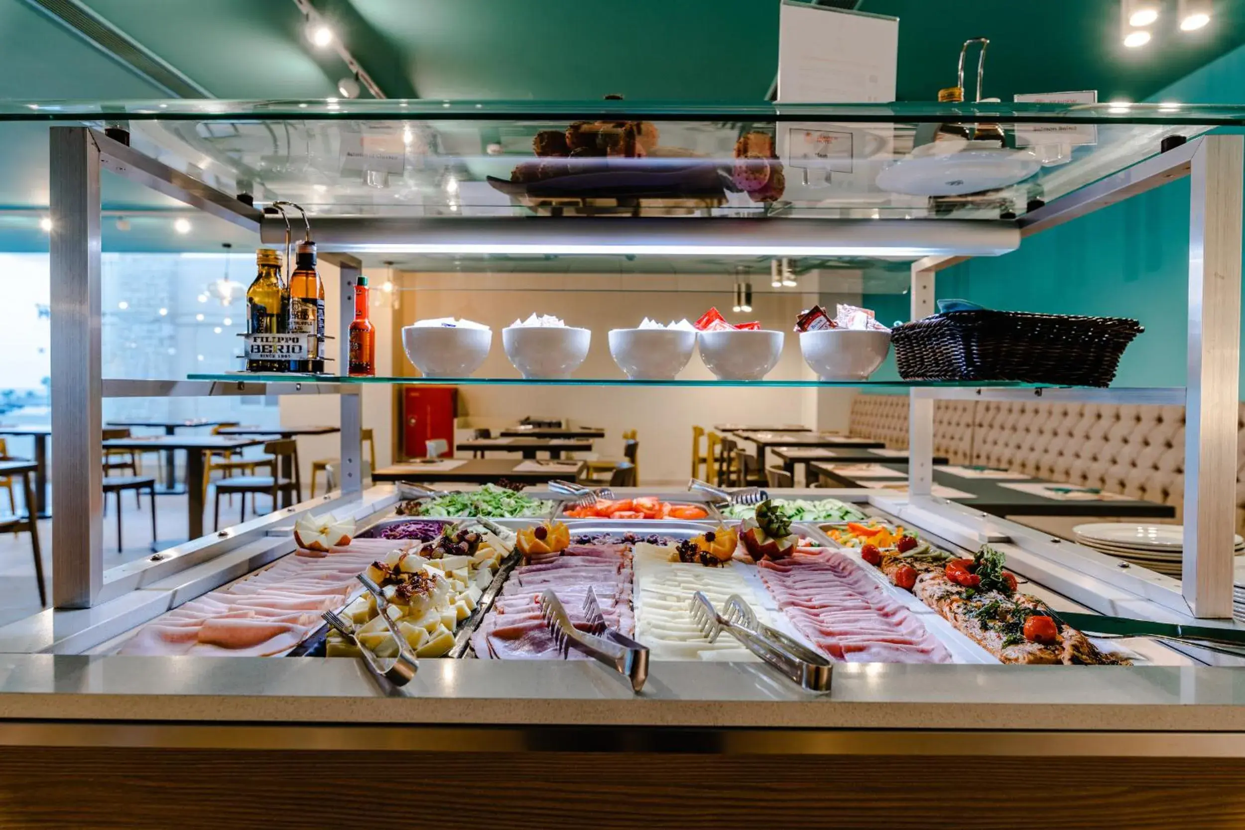 Food and drinks in Seaview Hotel - Adults Only 16 Plus Food and drinks in Seaview Hotel - Adults Only 16 Plus