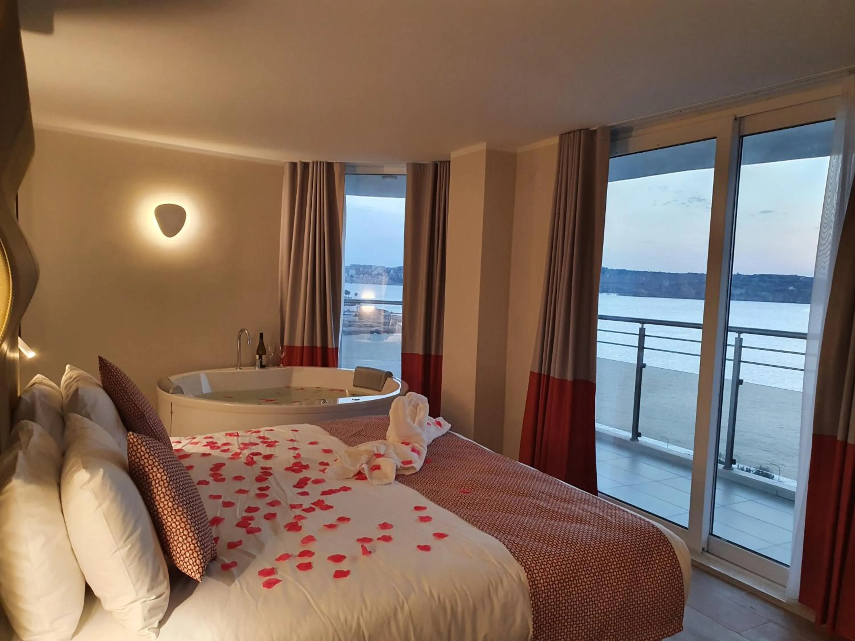 Bedroom, Bed in Seaview Hotel - Adults Only 16 Plus
