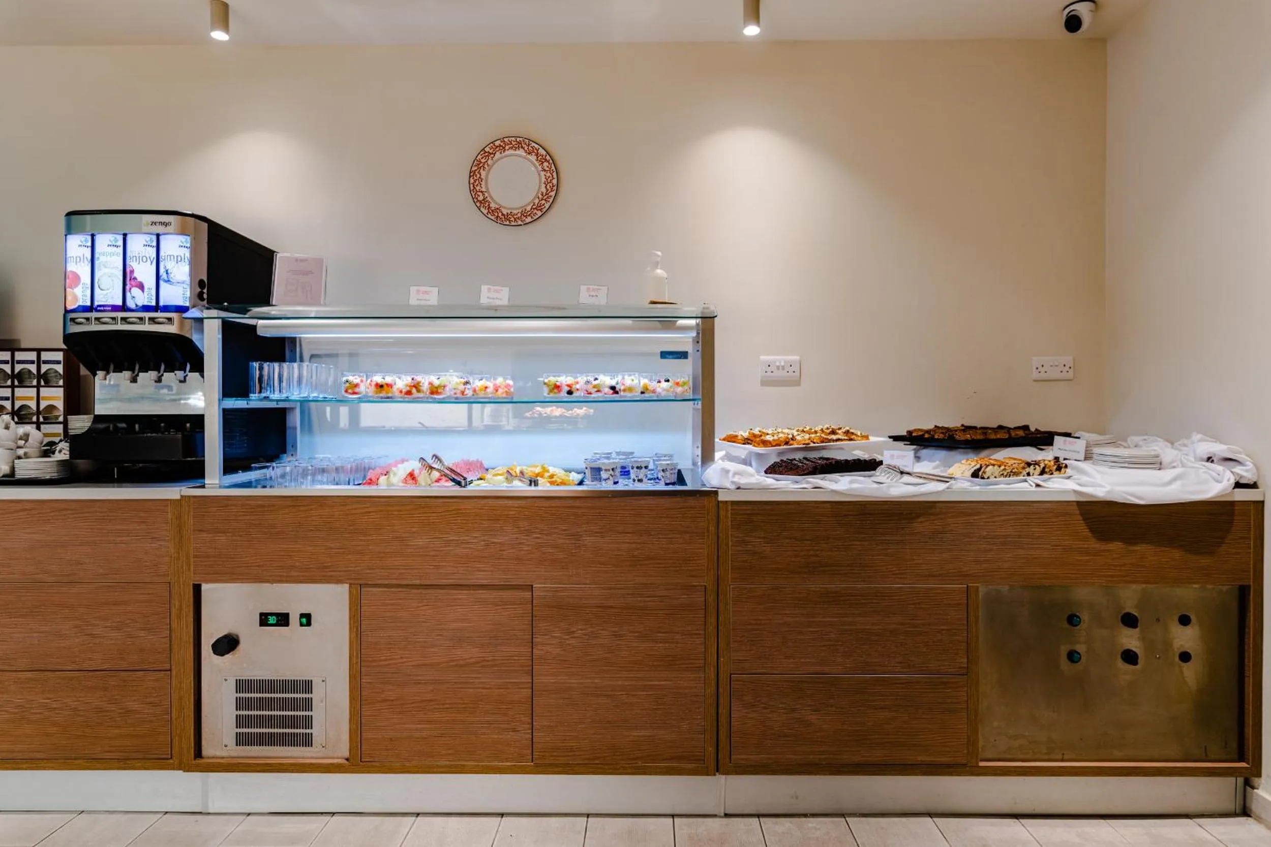 Food and drinks in Seaview Hotel - Adults Only 16 Plus