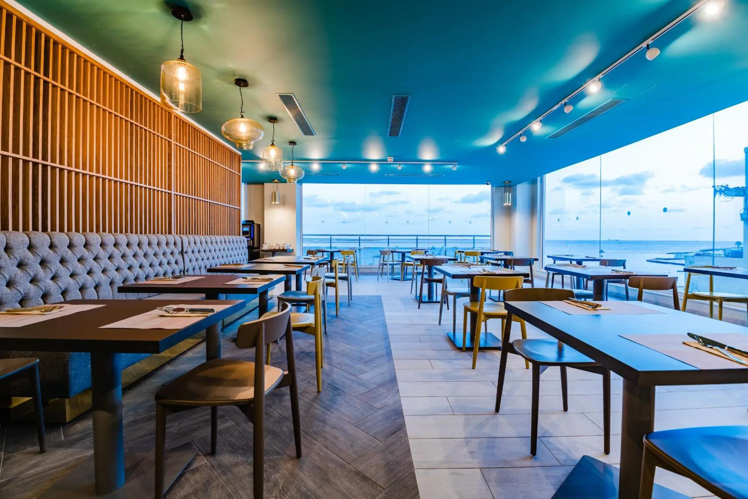 Restaurant/places to eat in Seaview Hotel - Adults Only 16 Plus Restaurant/places to eat in Seaview Hotel - Adults Only 16 Plus