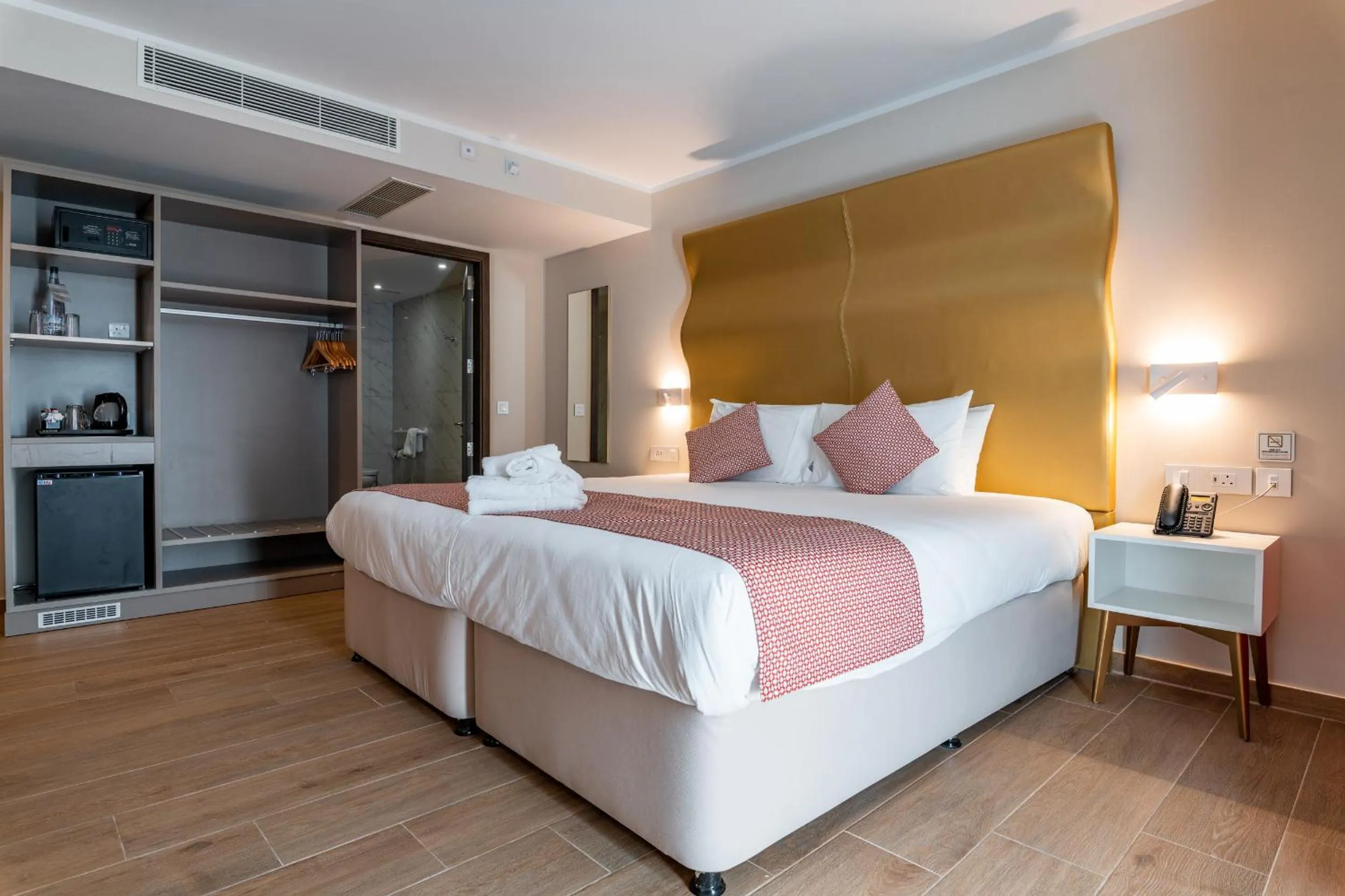 Bed in Seaview Hotel - Adults Only 16 Plus