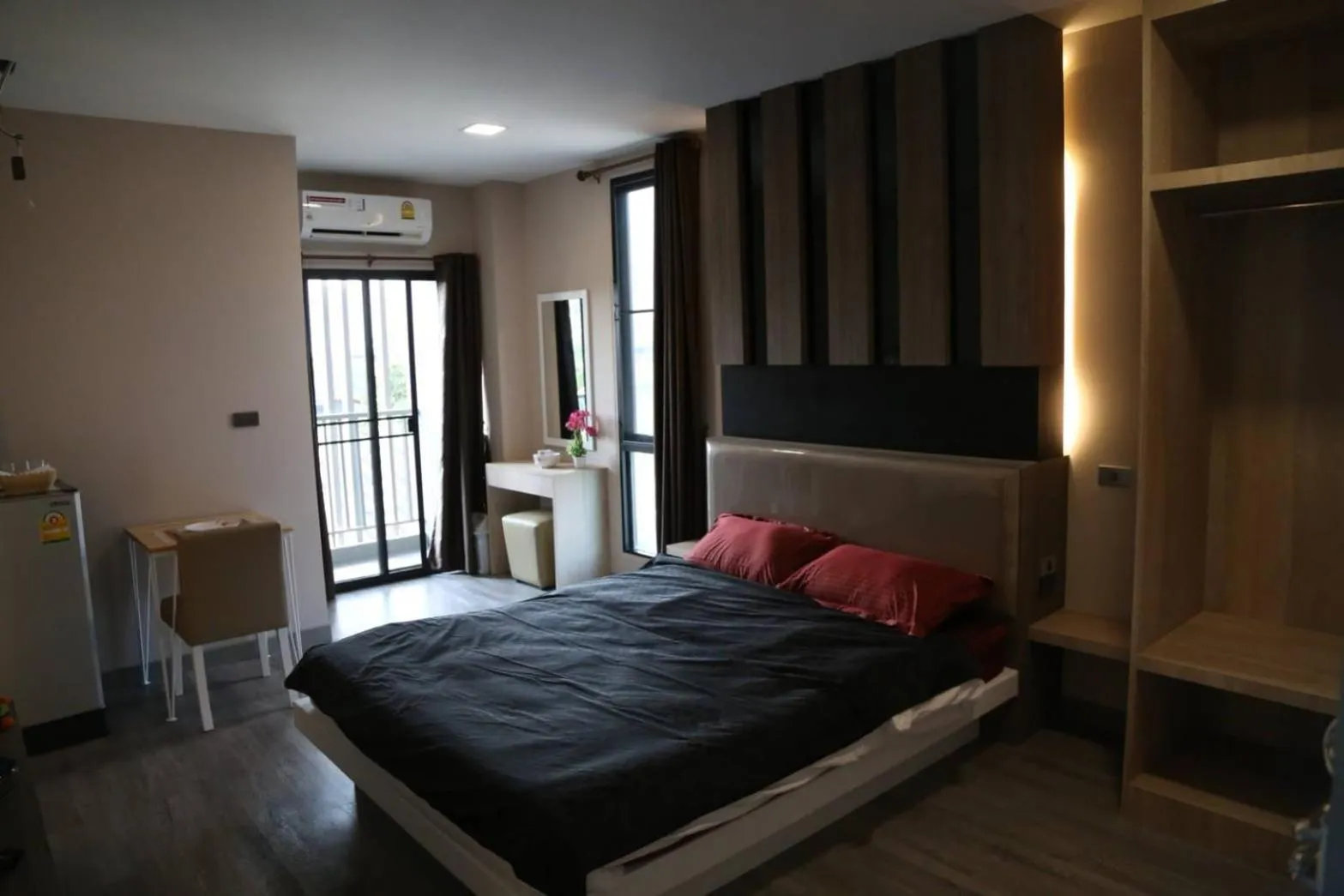 Bed in Ben at Salaya