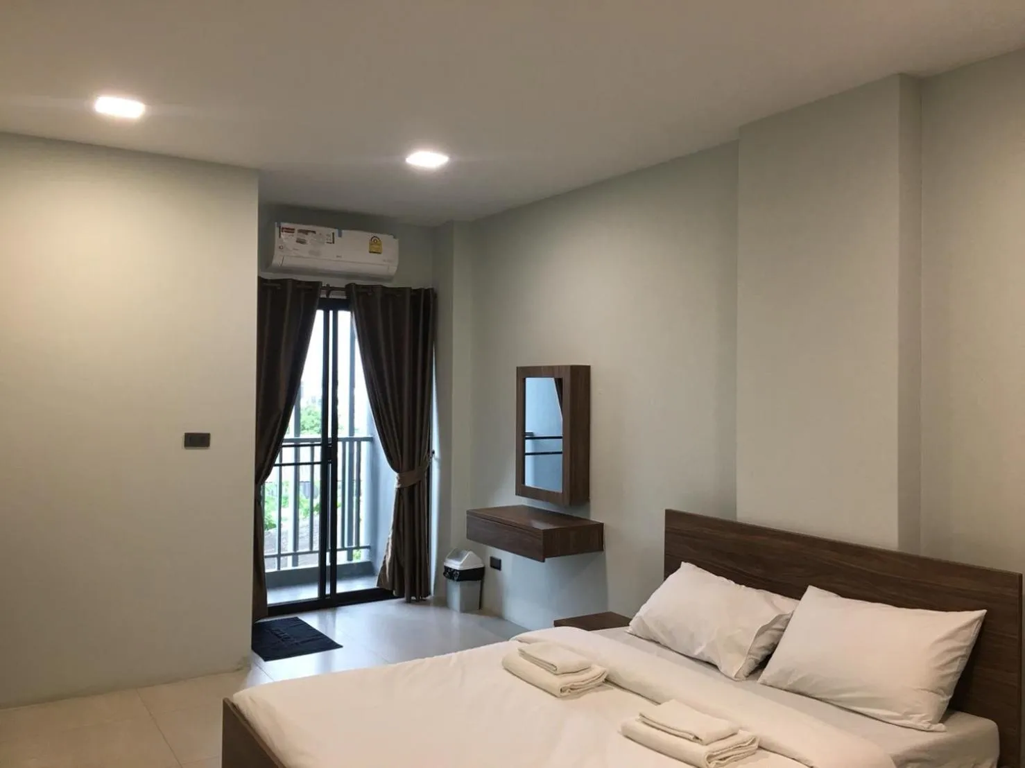 Bed in Ben at Salaya