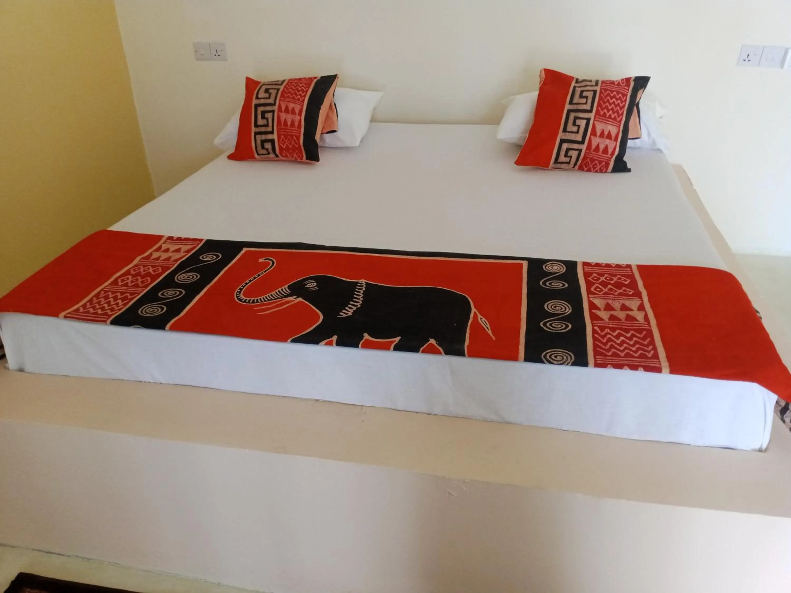 Bedroom, Bed in Kivulini Lodge and Restaurant