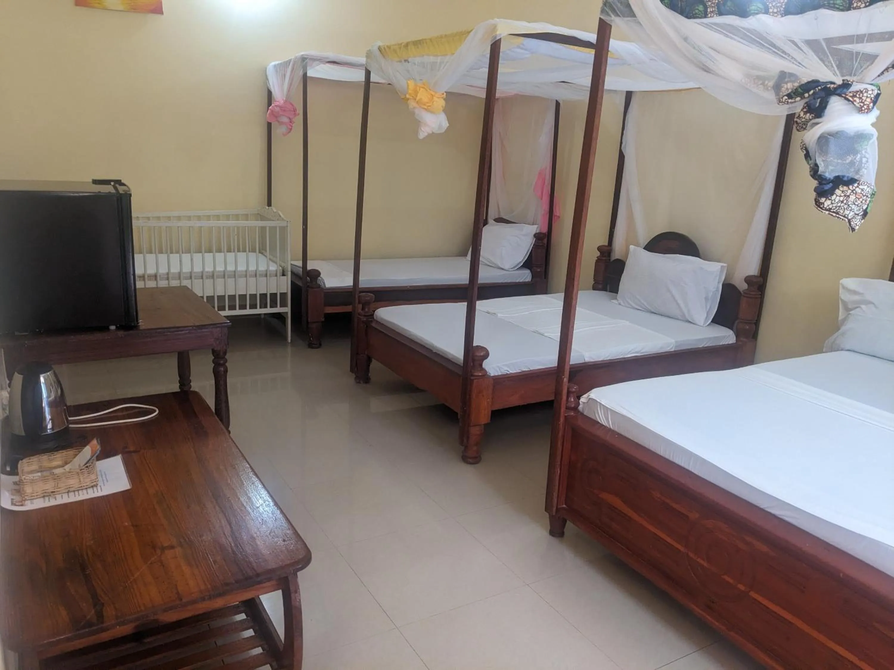 Photo of the whole room, Bed in Kivulini Lodge and Restaurant