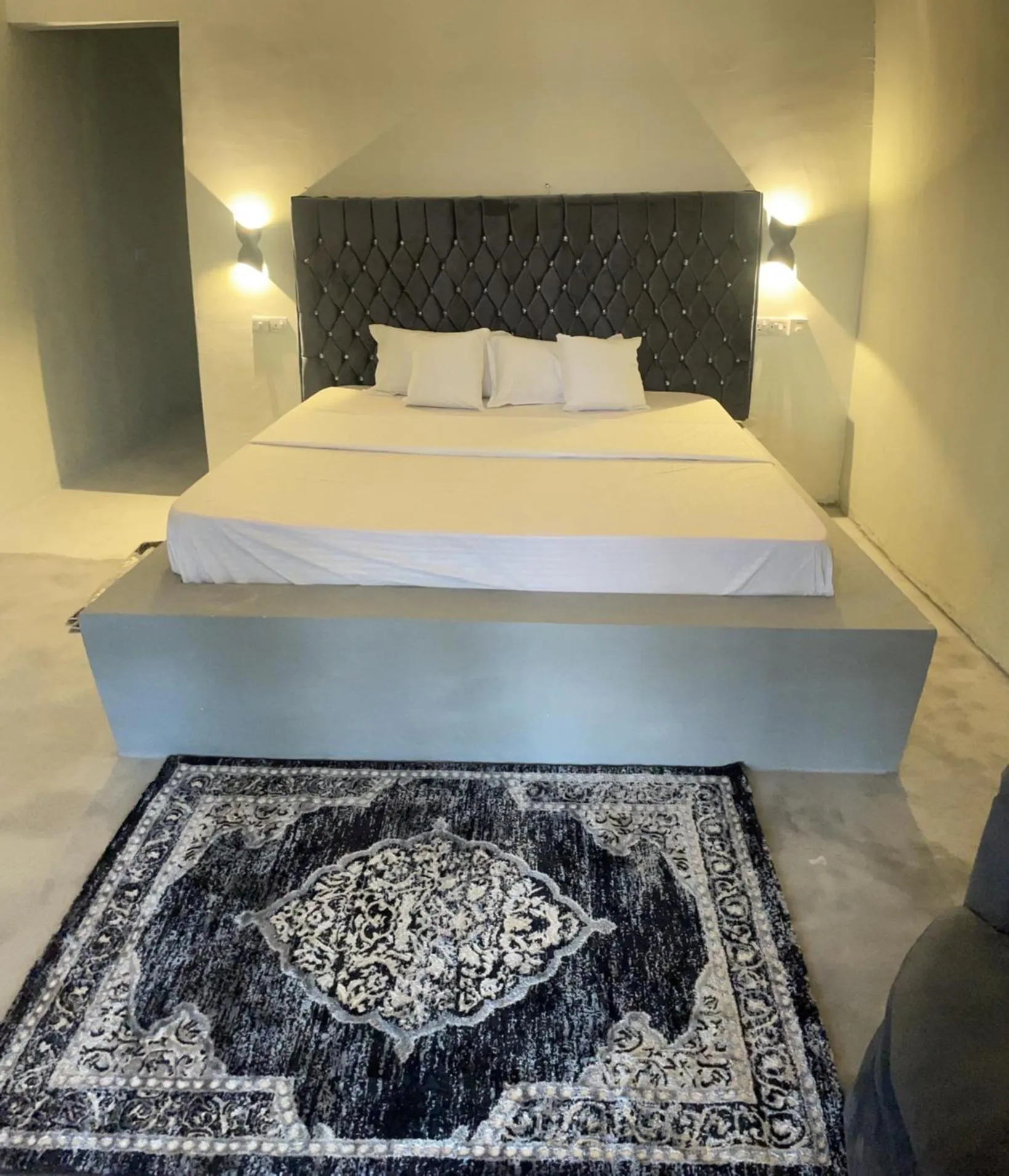 Deluxe Double Room with Balcony in Kivulini Lodge and Restaurant