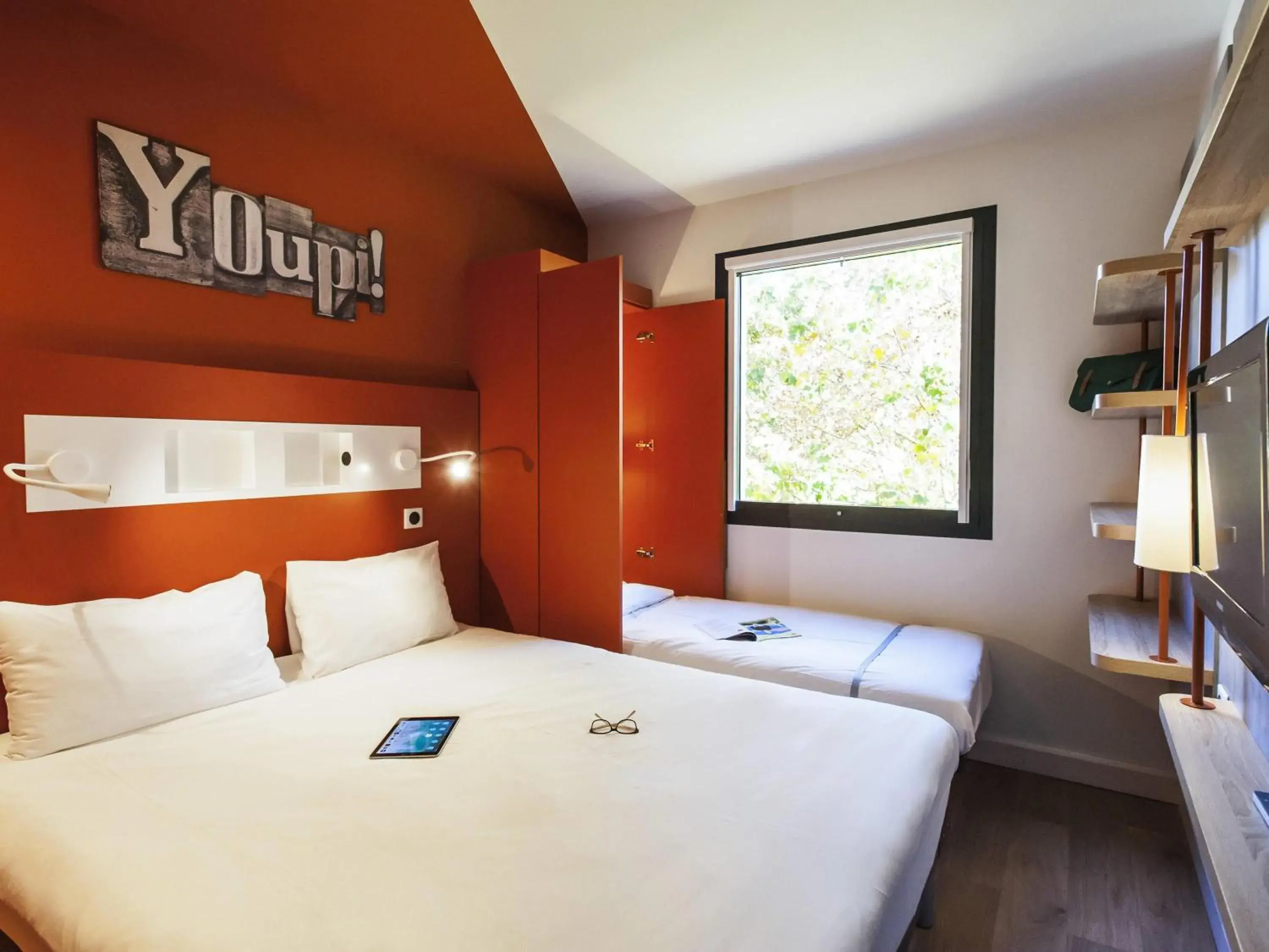 Bedroom, Bed in Ibis Budget Château-Thierry Bedroom, Bed in Ibis Budget Château-Thierry