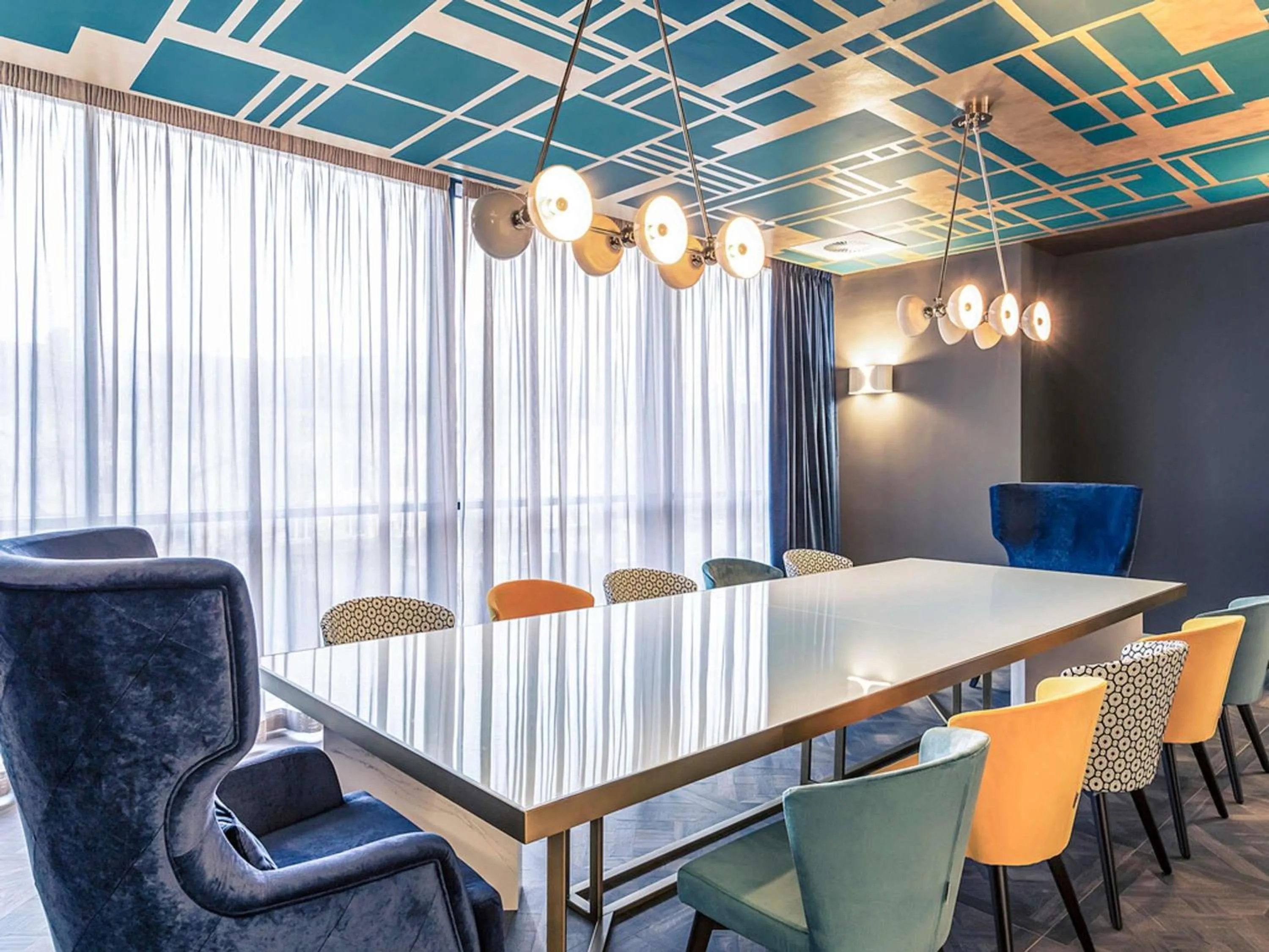 Restaurant/places to eat in Mercure Almaty City Center