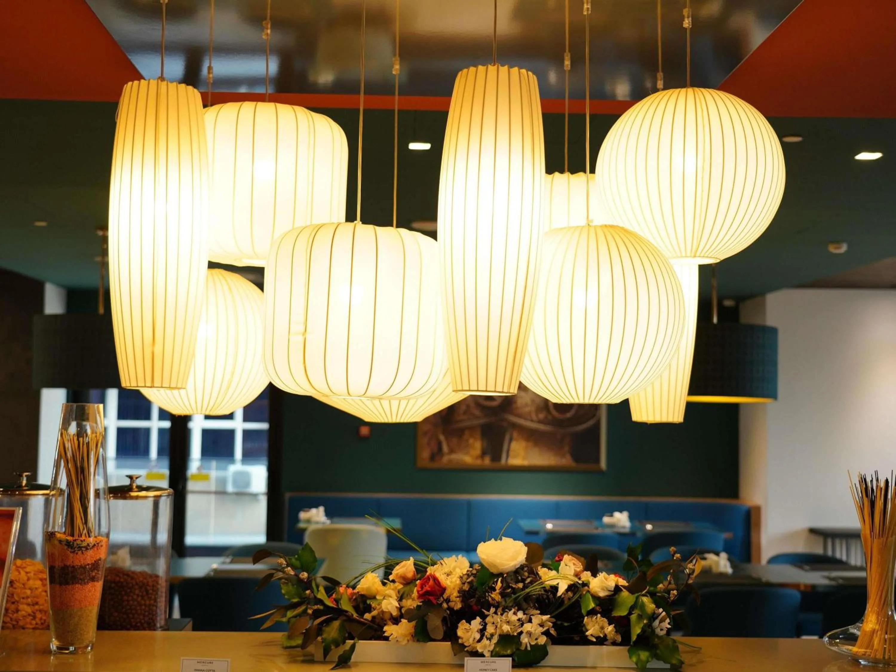 Restaurant/places to eat in Mercure Almaty City Center