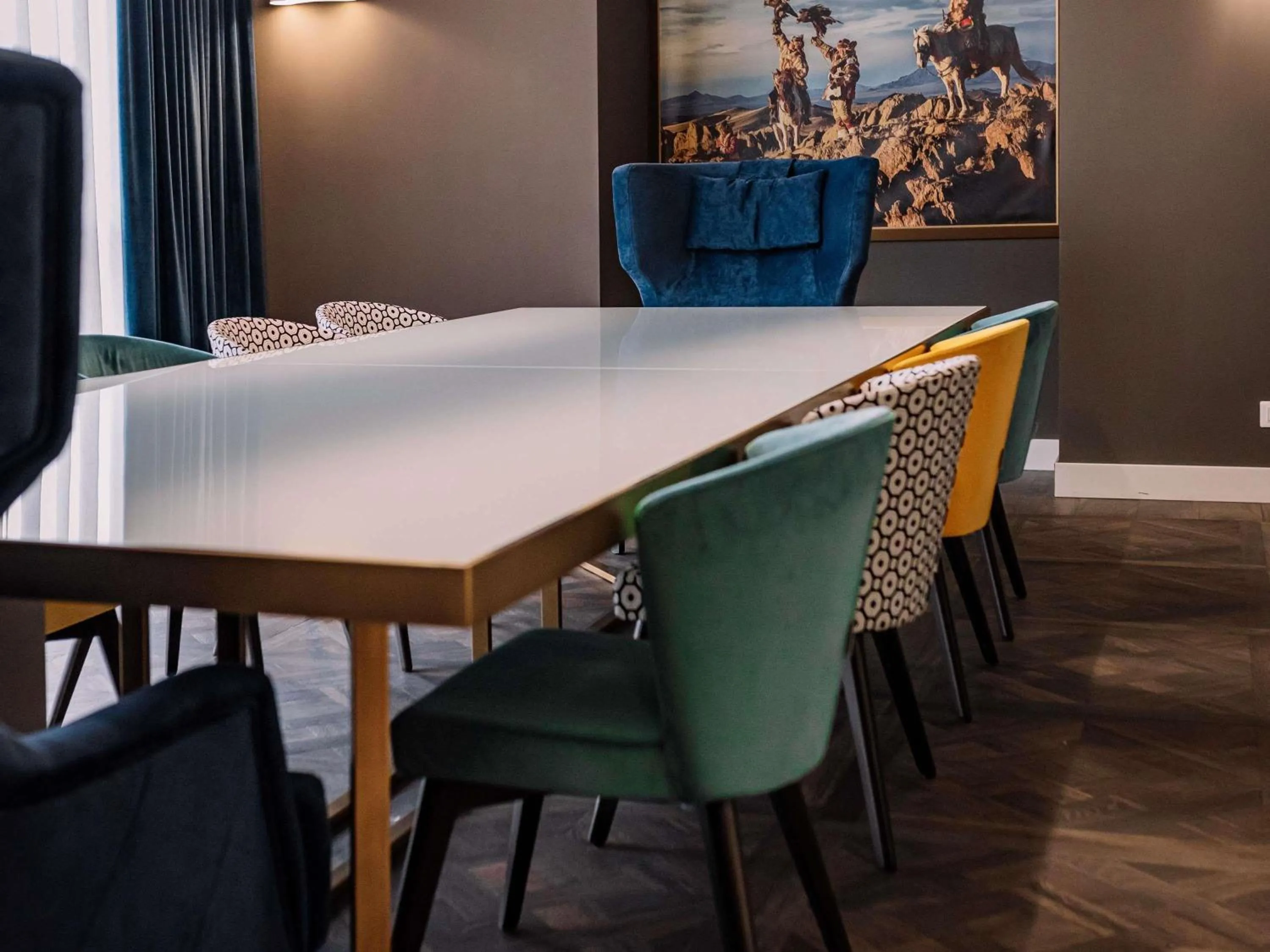 Restaurant/places to eat in Mercure Almaty City Center