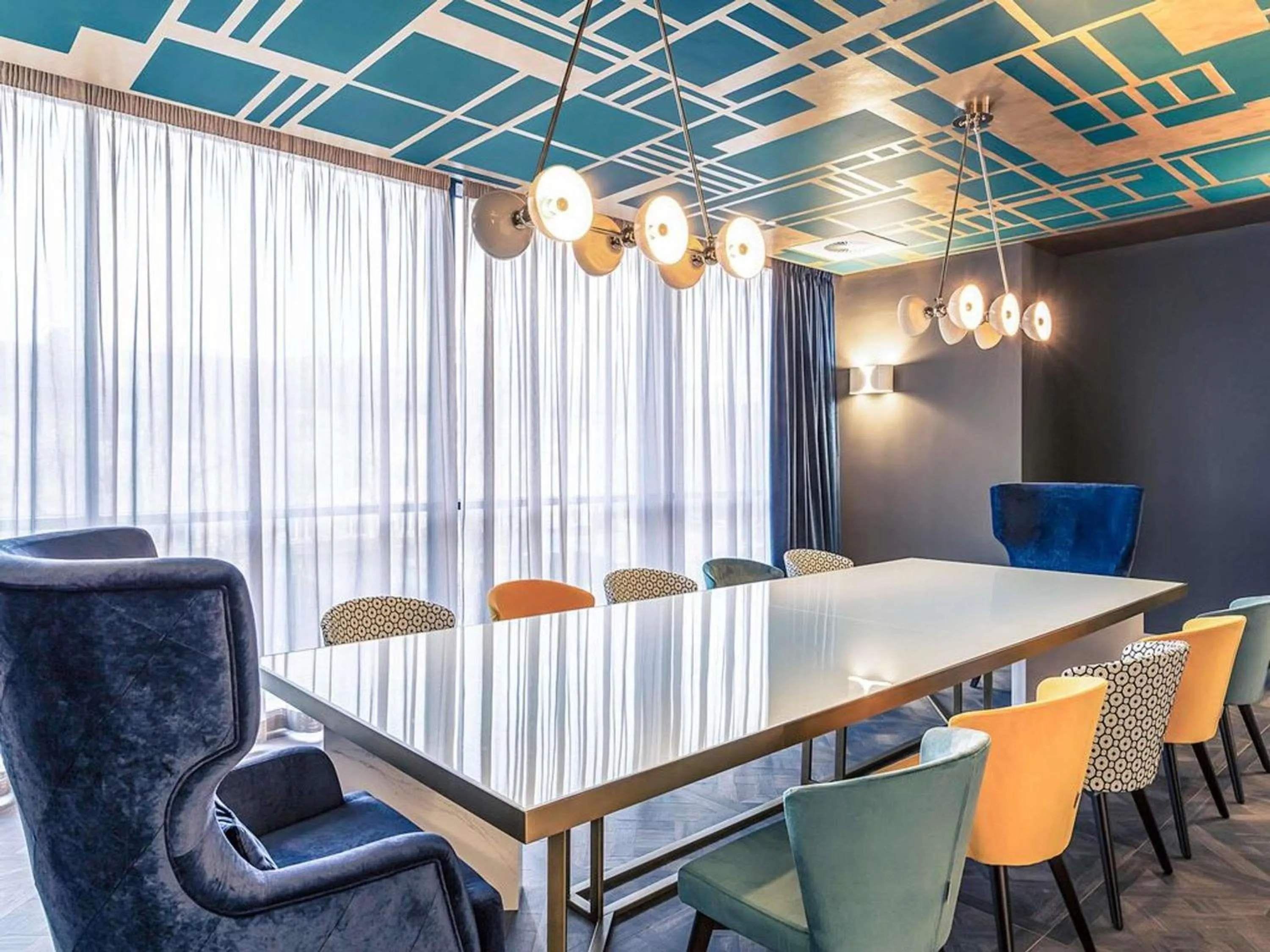 Restaurant/places to eat in Mercure Almaty City Center