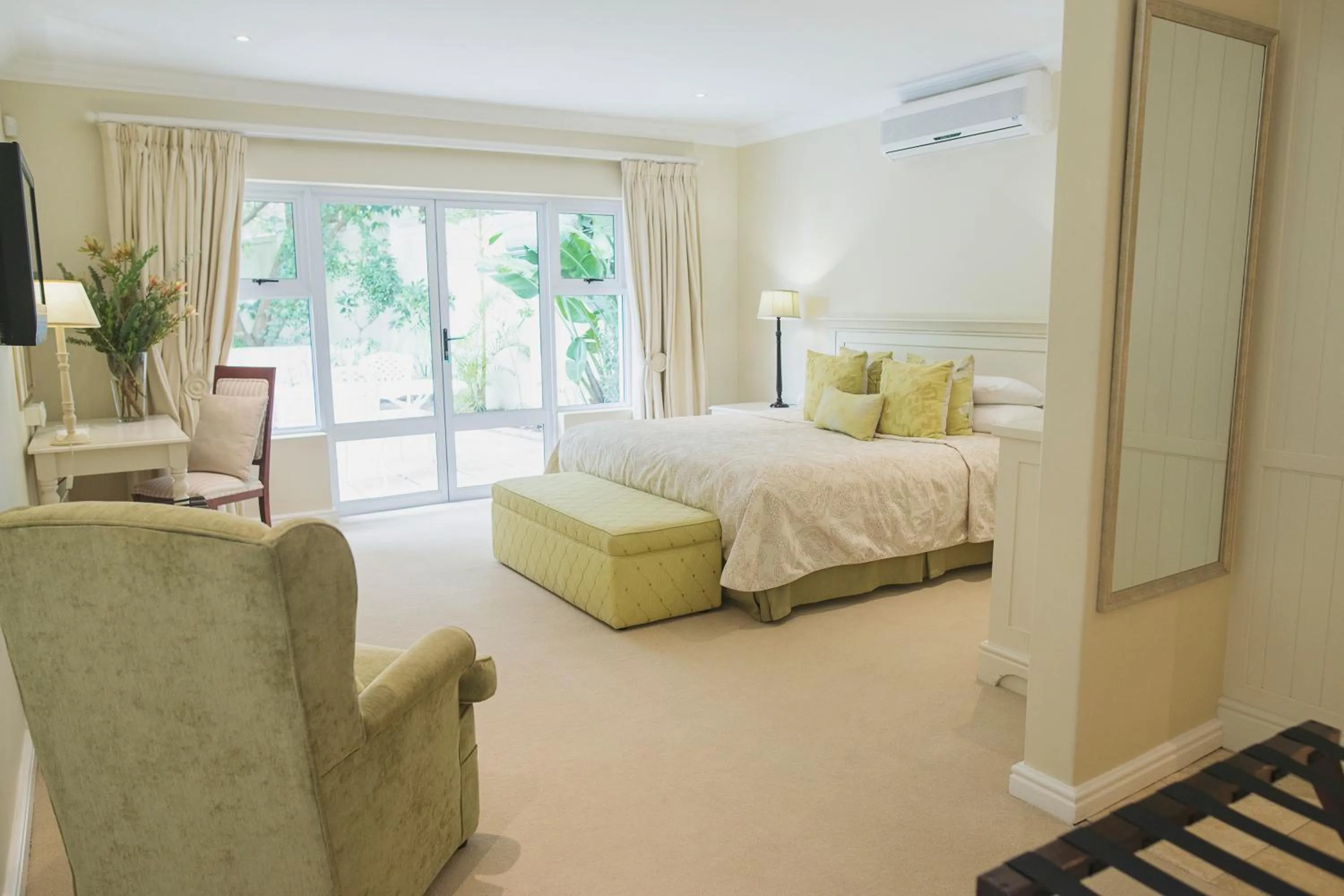 Suite with Private Pool in Last Word Constantia