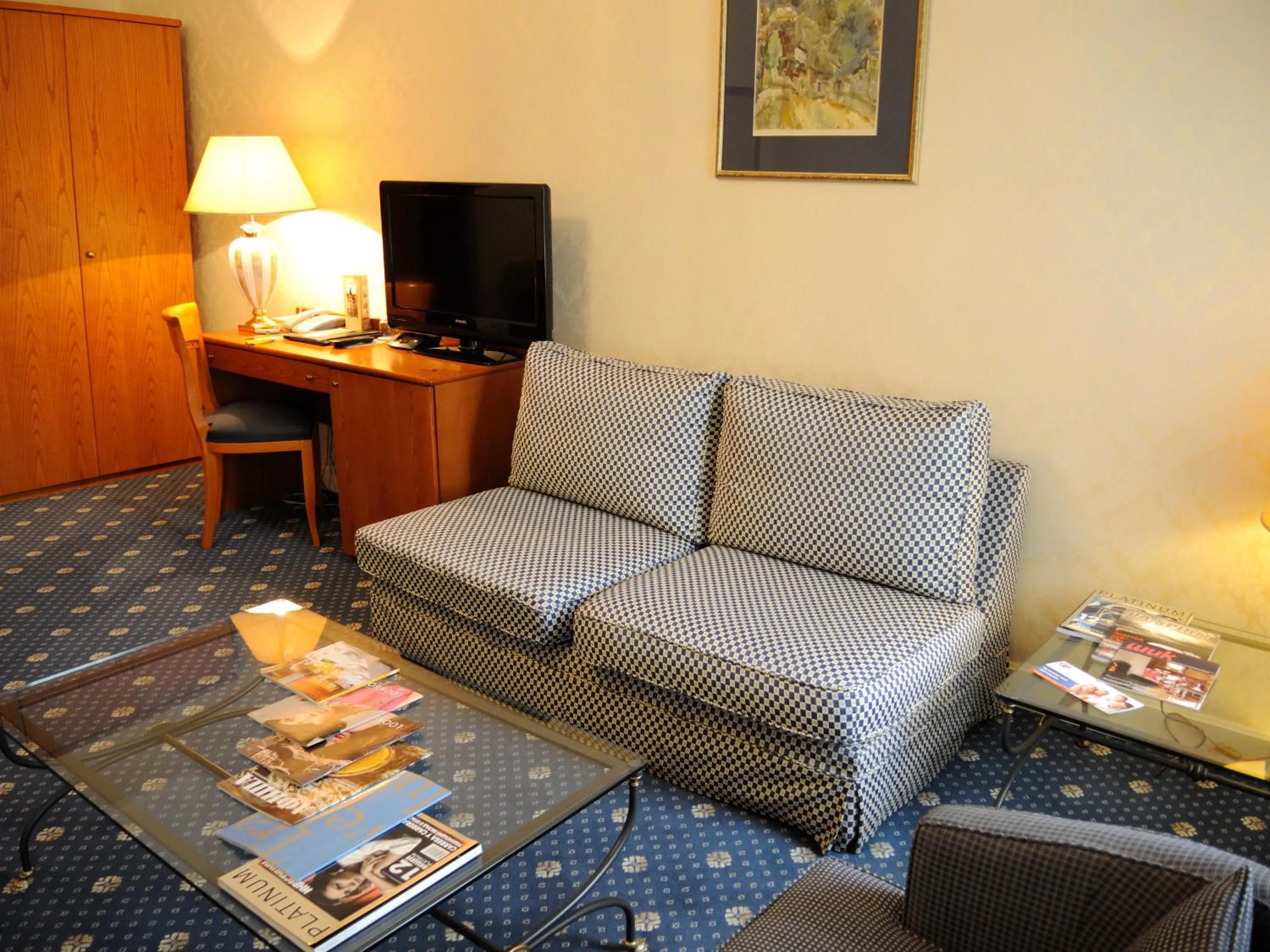 Living room in Grand Hotel Ukraine