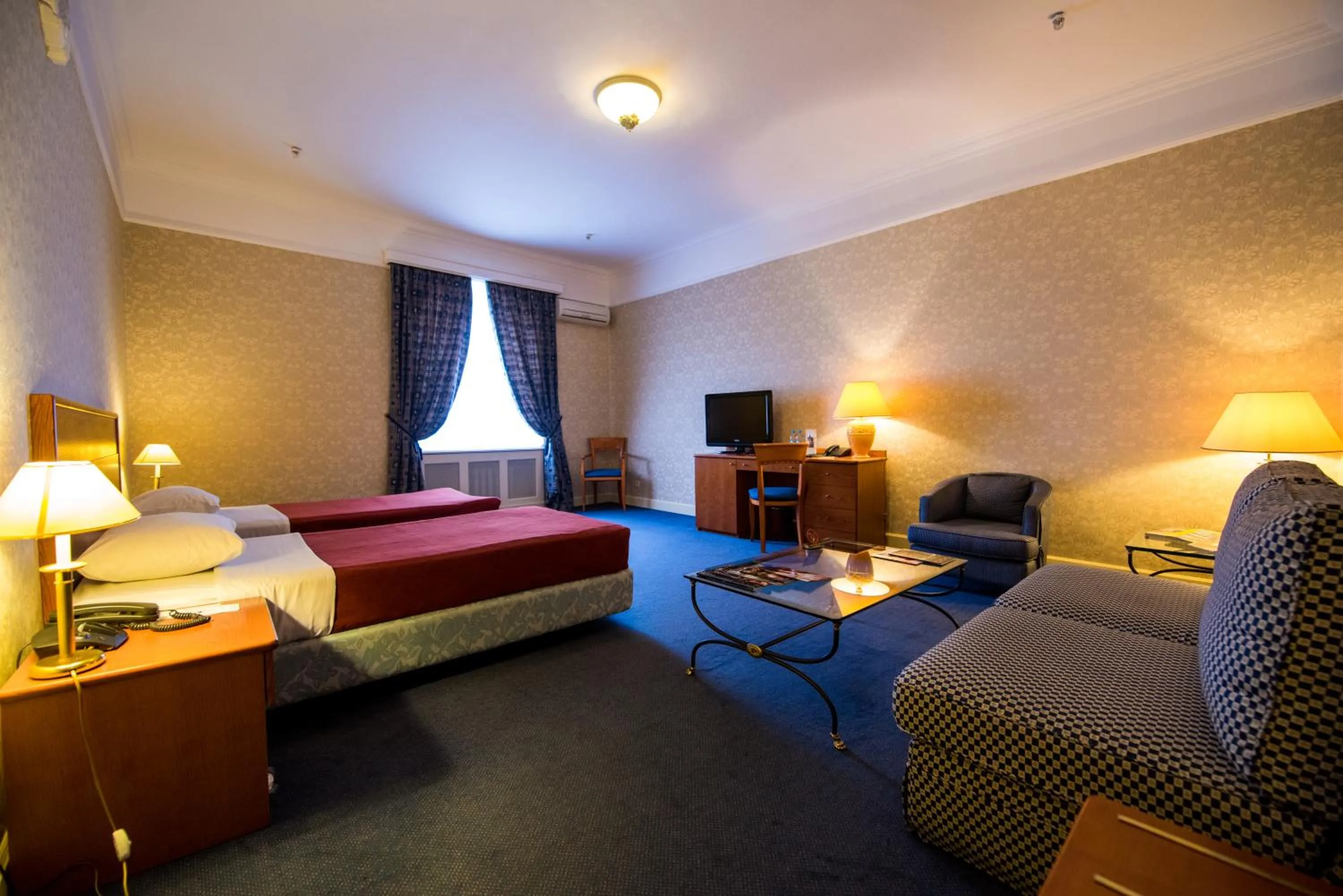 Photo of the whole room, Bed in Grand Hotel Ukraine