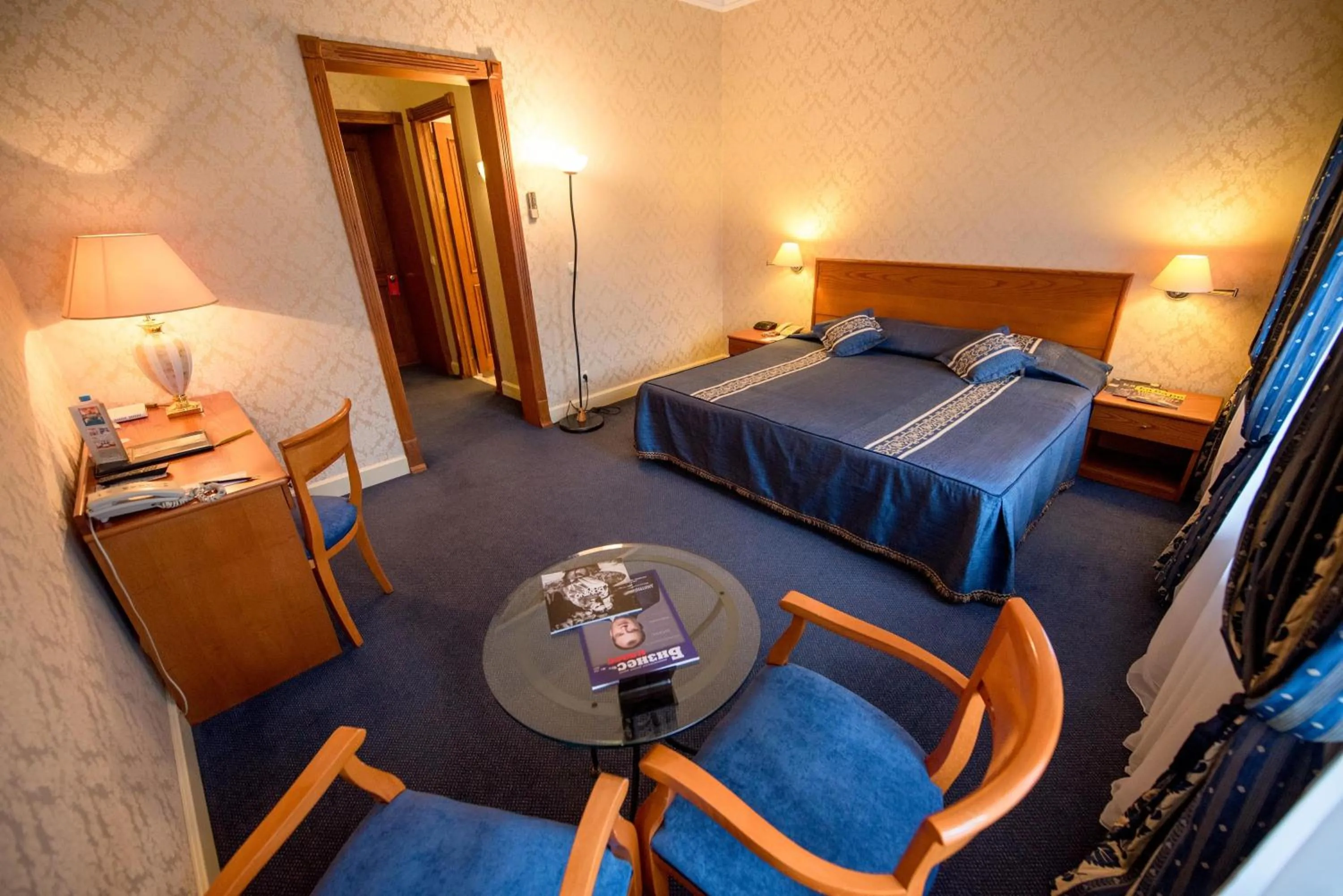 Photo of the whole room, Bed in Grand Hotel Ukraine