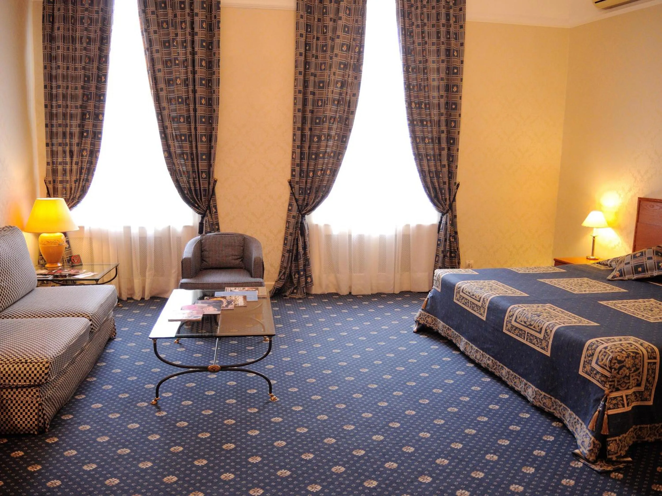 Photo of the whole room, Bed in Grand Hotel Ukraine