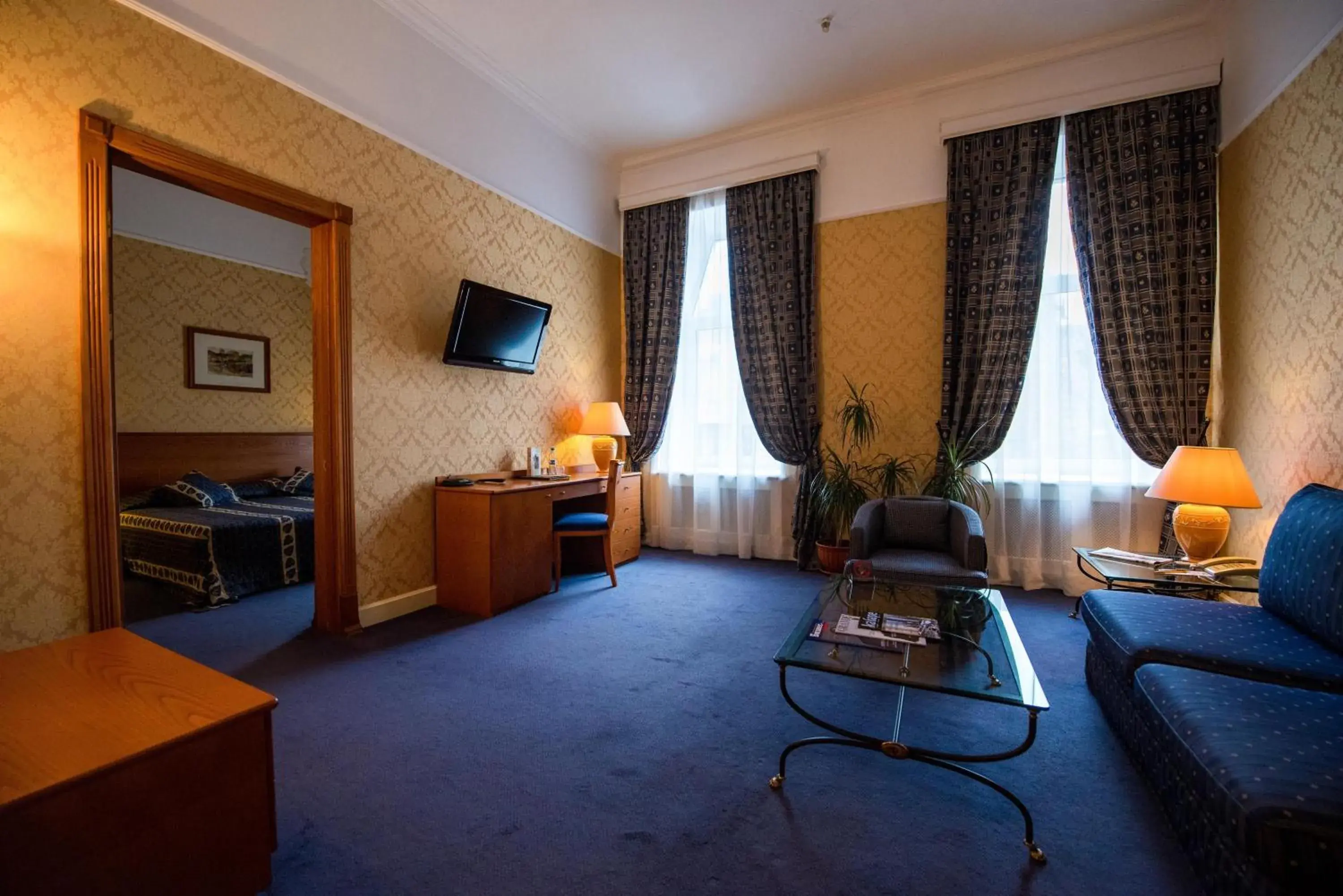 Suite - single occupancy in Grand Hotel Ukraine Suite - single occupancy in Grand Hotel Ukraine