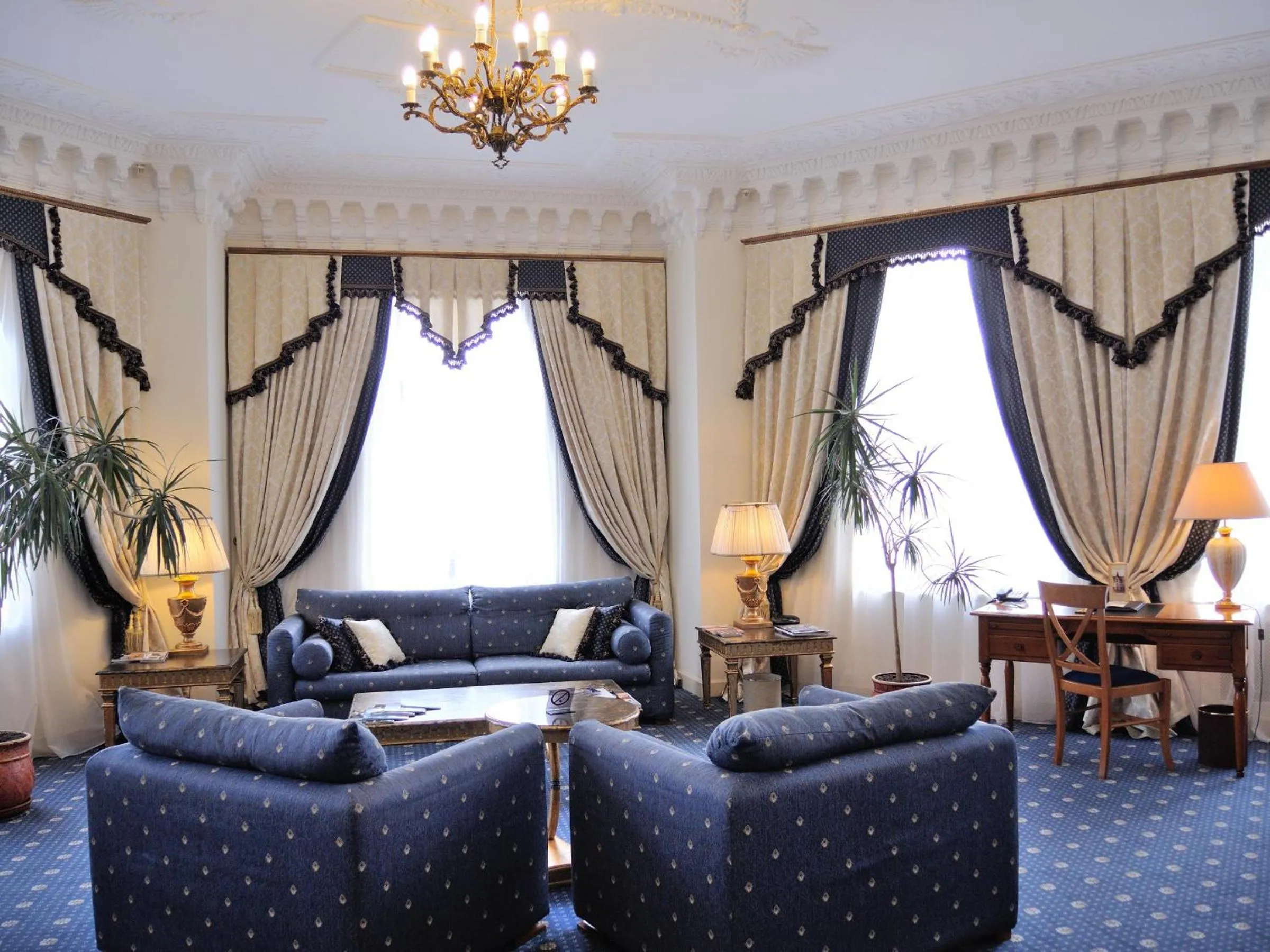 Seating area in Grand Hotel Ukraine