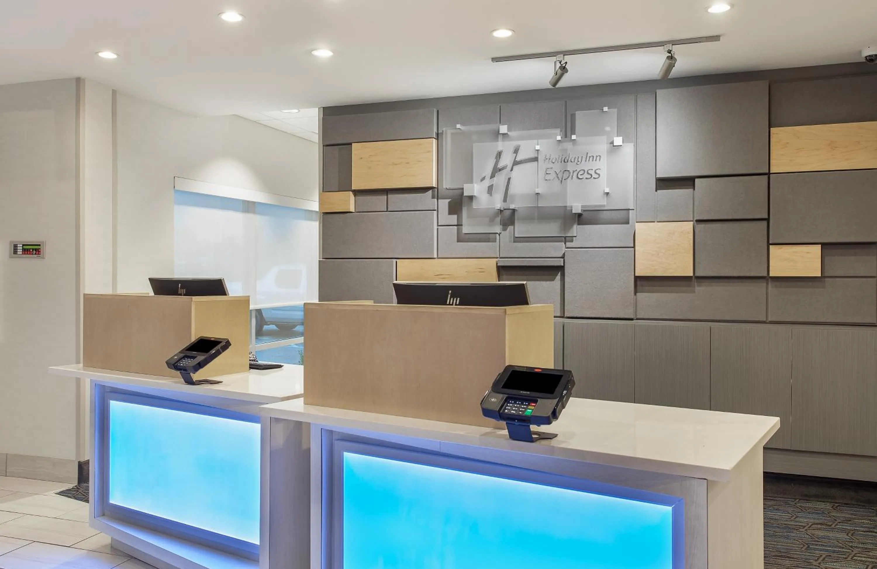 Lobby or reception in Holiday Inn Express Williamsburg by IHG