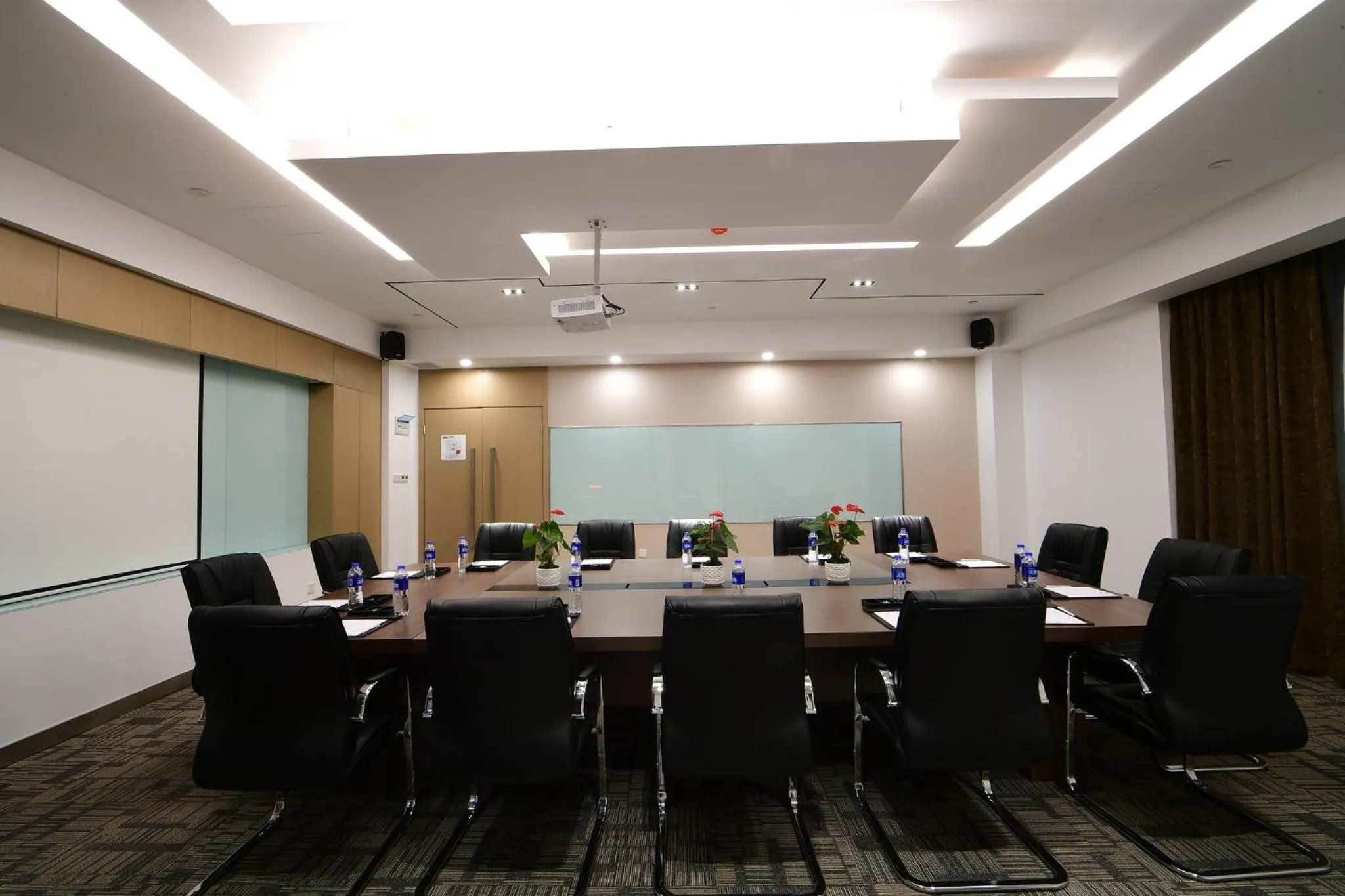 Meeting/conference room in Holiday Inn Express - Liuyang Development Zone by IHG Changsha Huanghua Airport