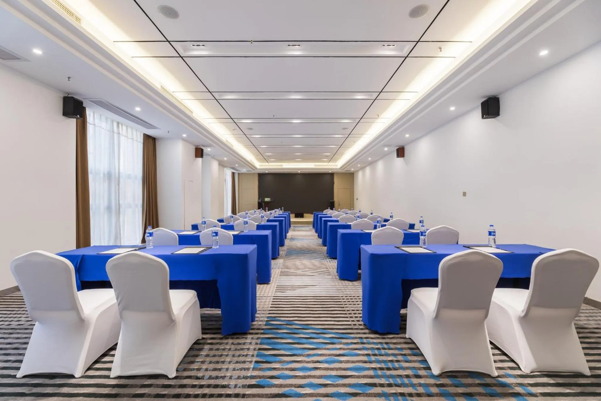 Meeting/conference room in Holiday Inn Express - Liuyang Development Zone by IHG Changsha Huanghua Airport