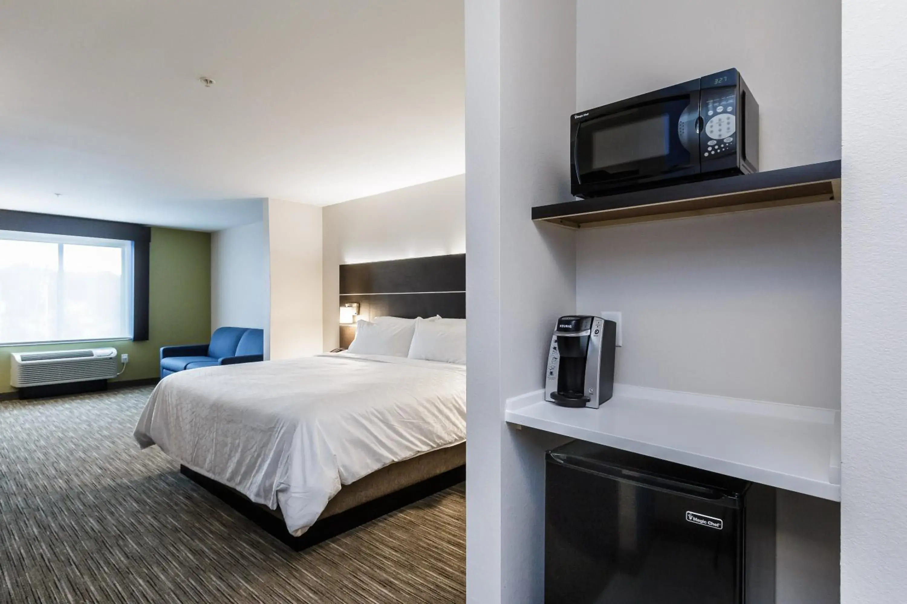 King Suite with Sofa Bed in Holiday Inn Express & Suites- South Bend Casino by IHG King Suite with Sofa Bed in Holiday Inn Express & Suites- South Bend Casino by IHG