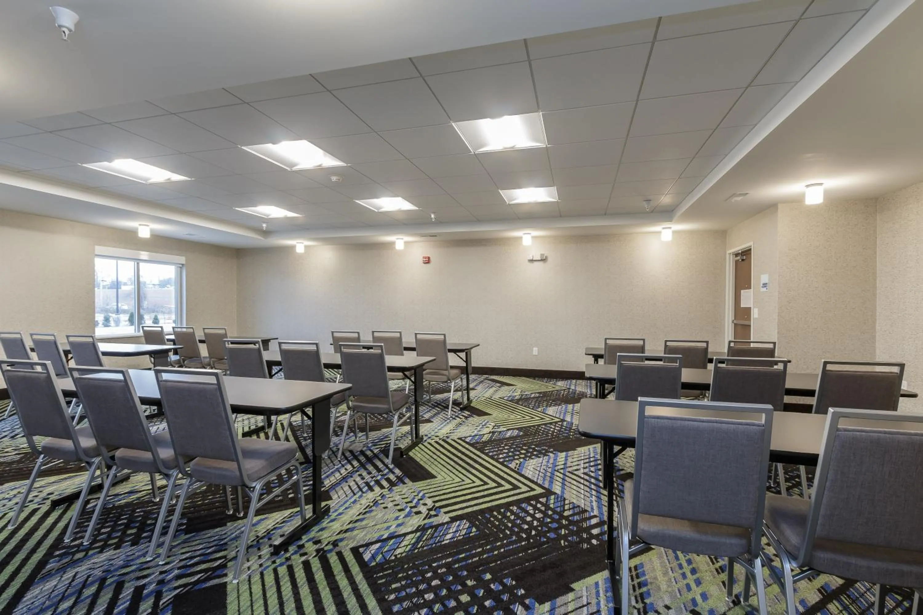 Meeting/conference room in Holiday Inn Express & Suites- South Bend Casino by IHG