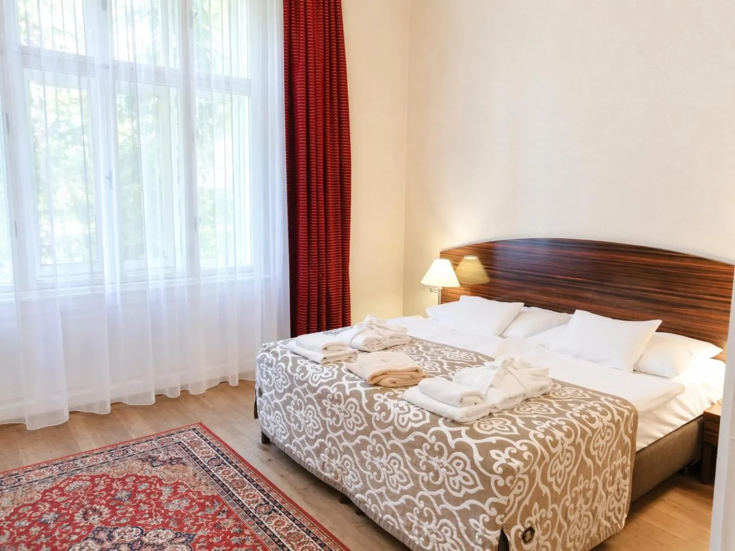 Photo of the whole room, Bed in Batthyány Kastélyszálló