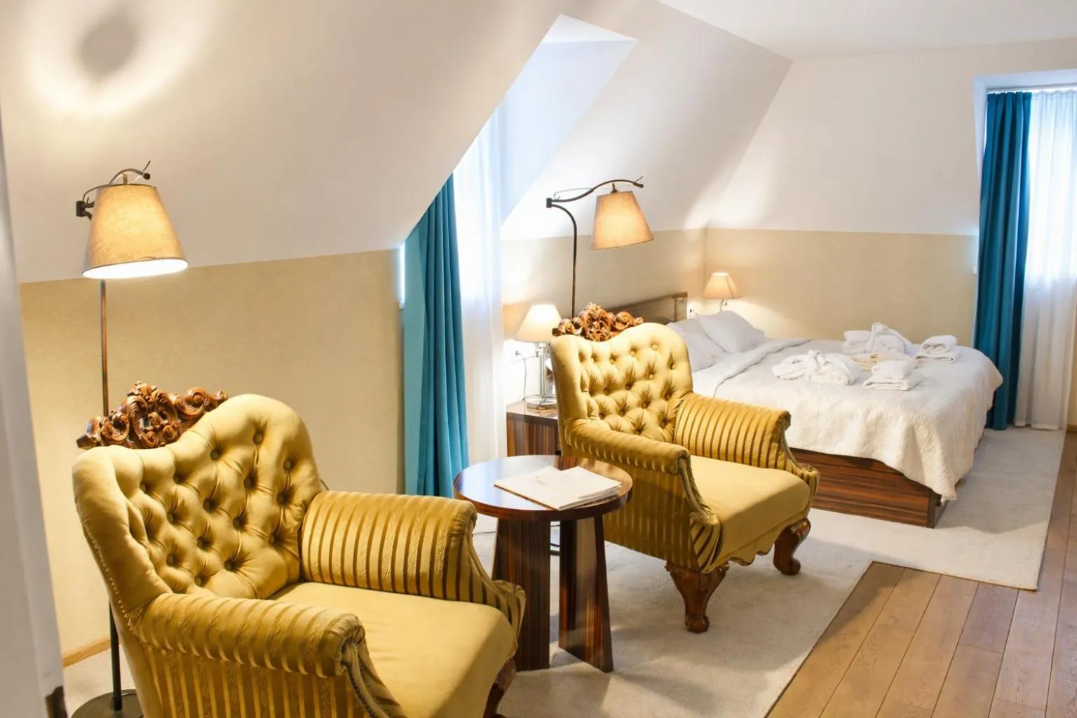 Photo of the whole room, Bed in Batthyány Kastélyszálló
