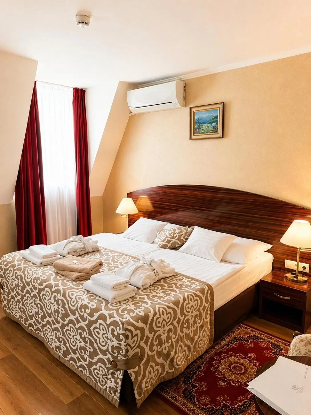 Photo of the whole room, Bed in Batthyány Kastélyszálló